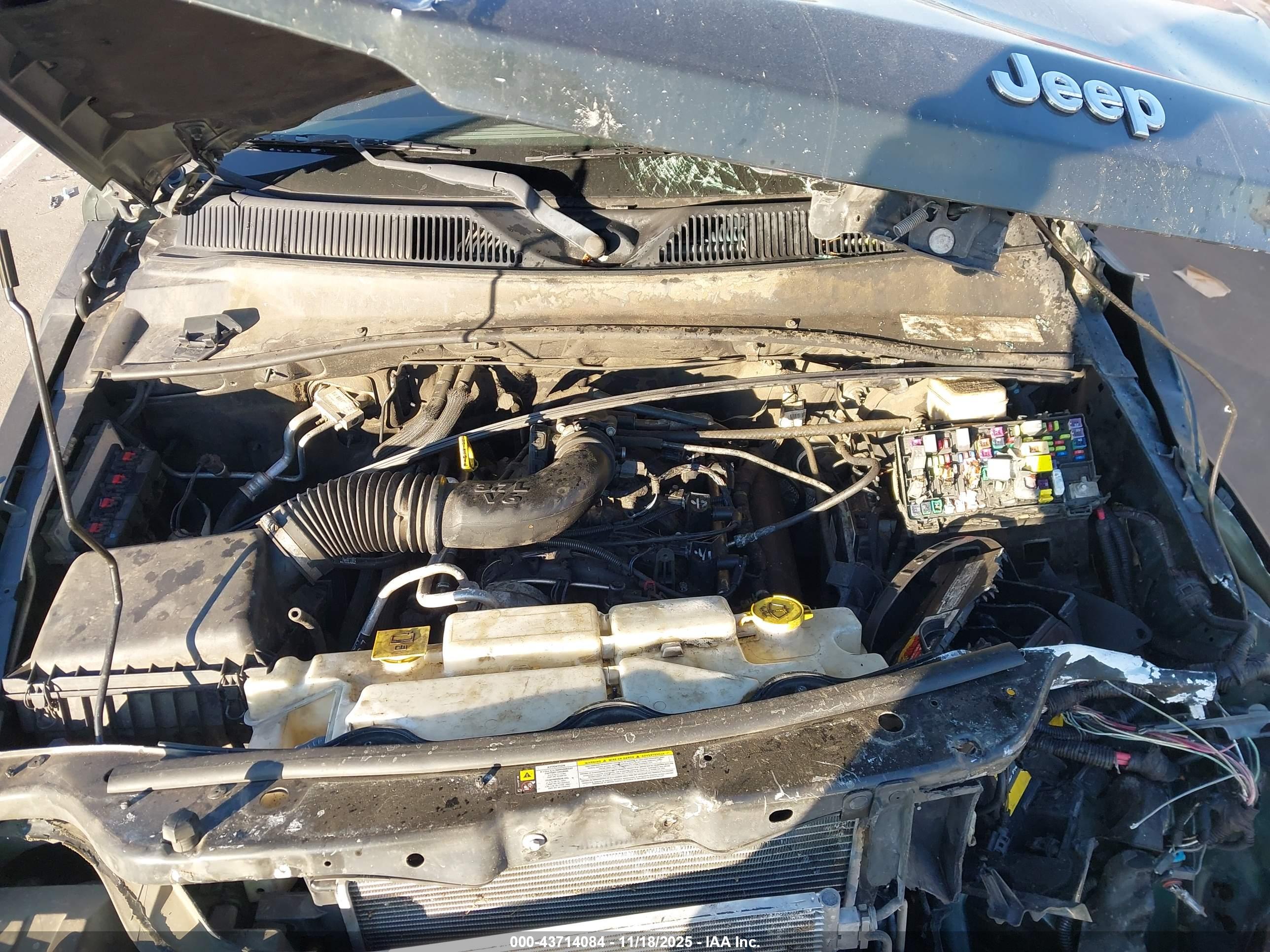 JEEP LIBERTY image 10