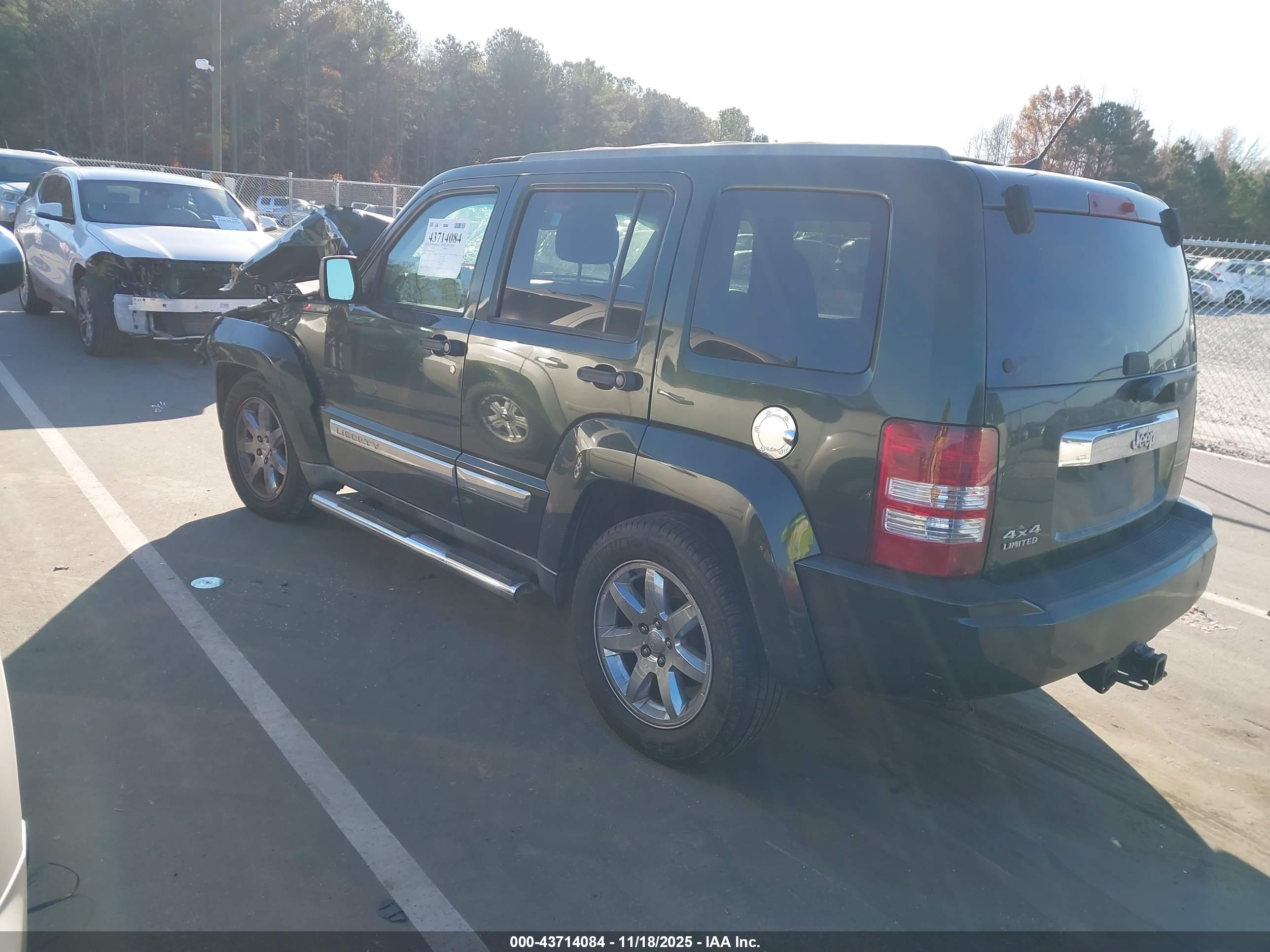 JEEP LIBERTY image 3