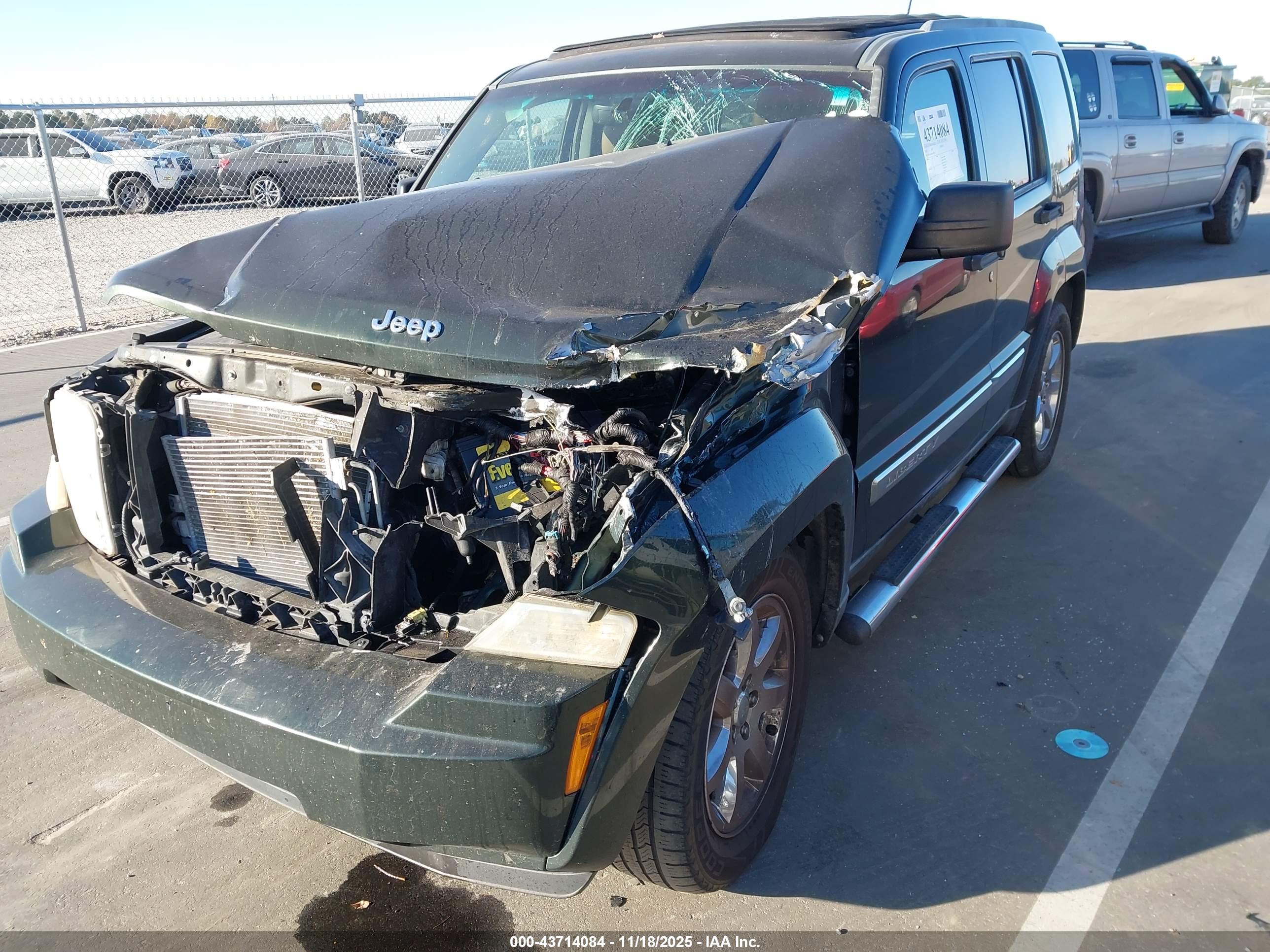JEEP LIBERTY image 6