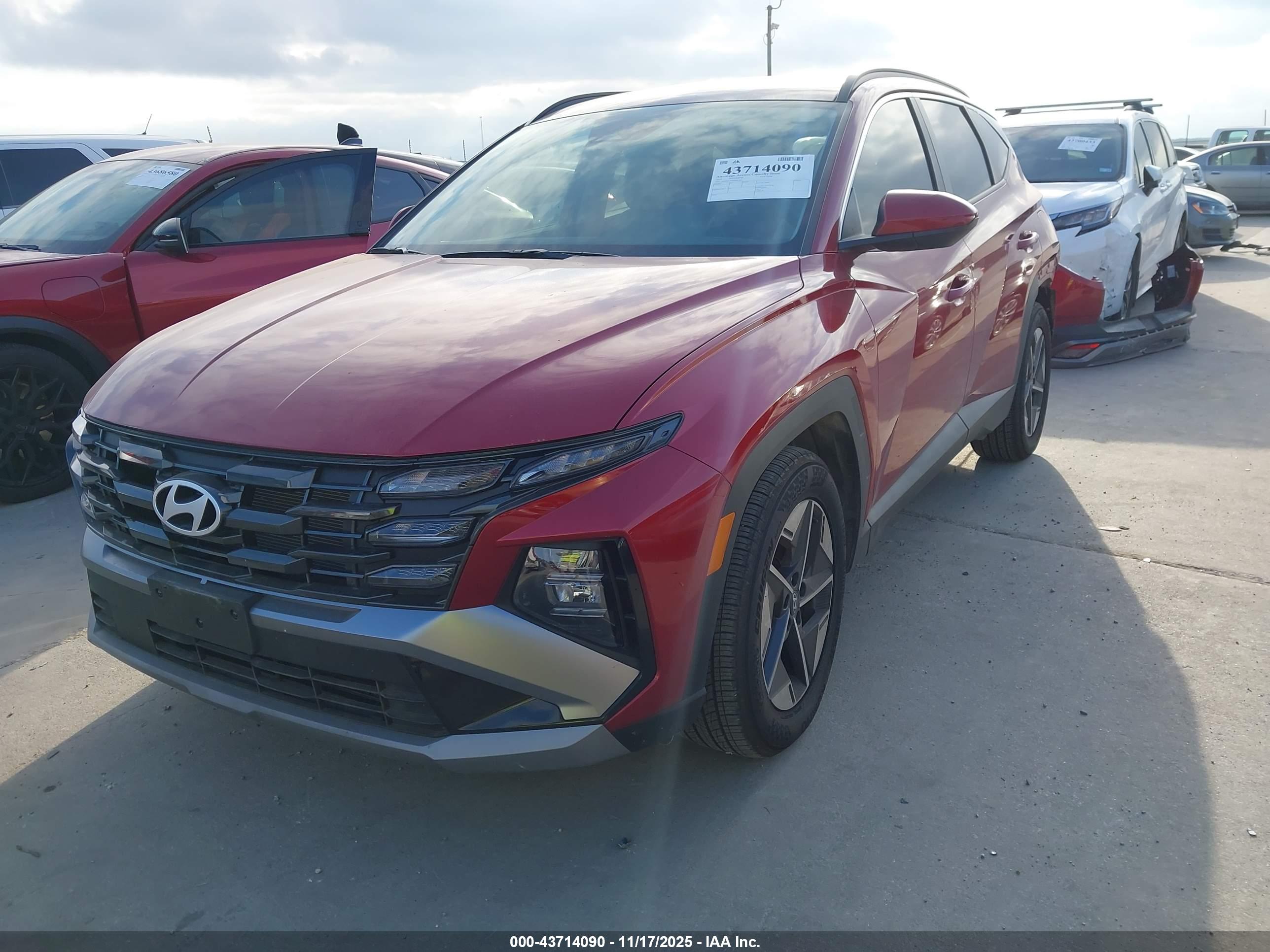 HYUNDAI TUCSON image 2