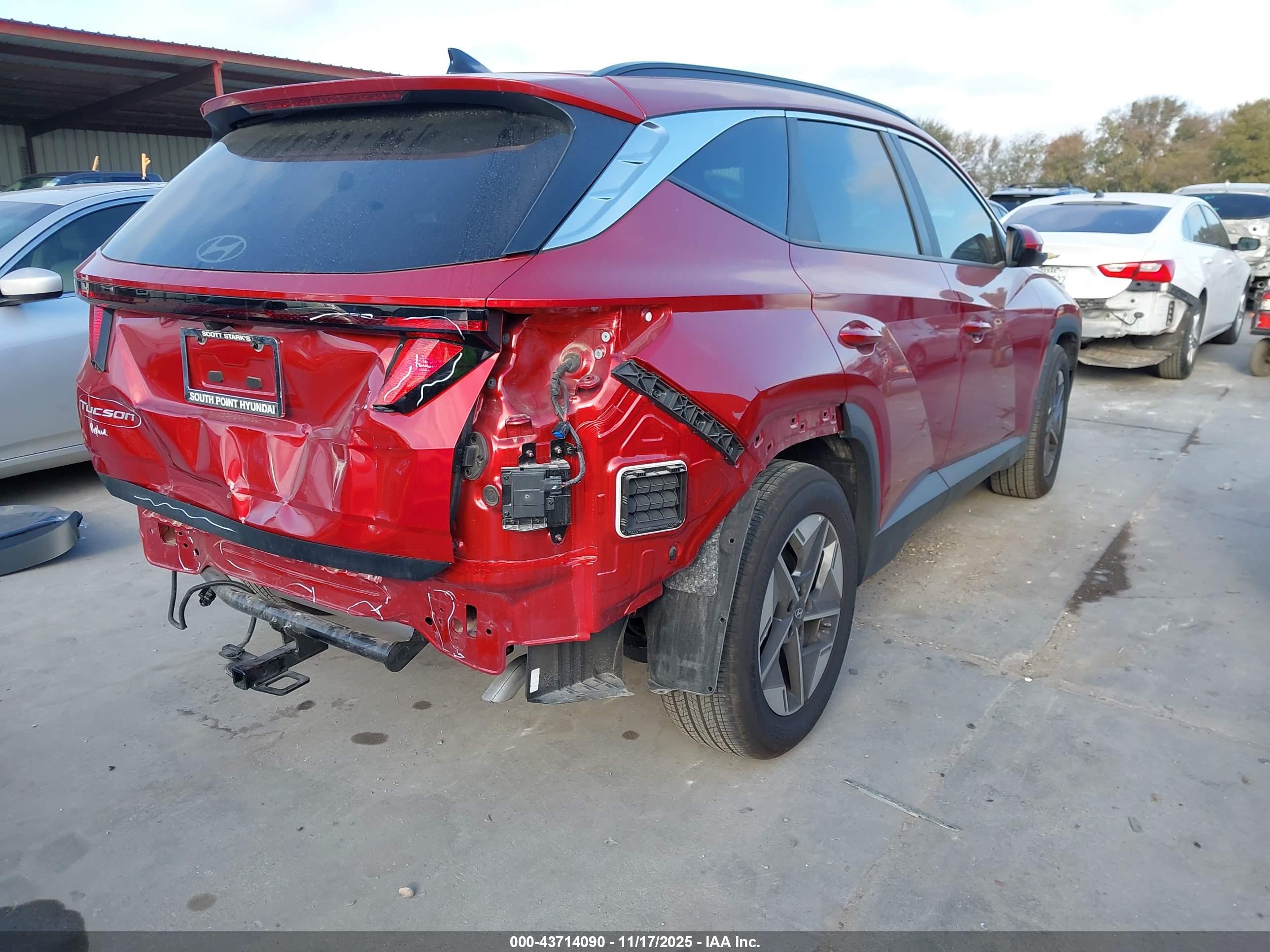 HYUNDAI TUCSON image 4
