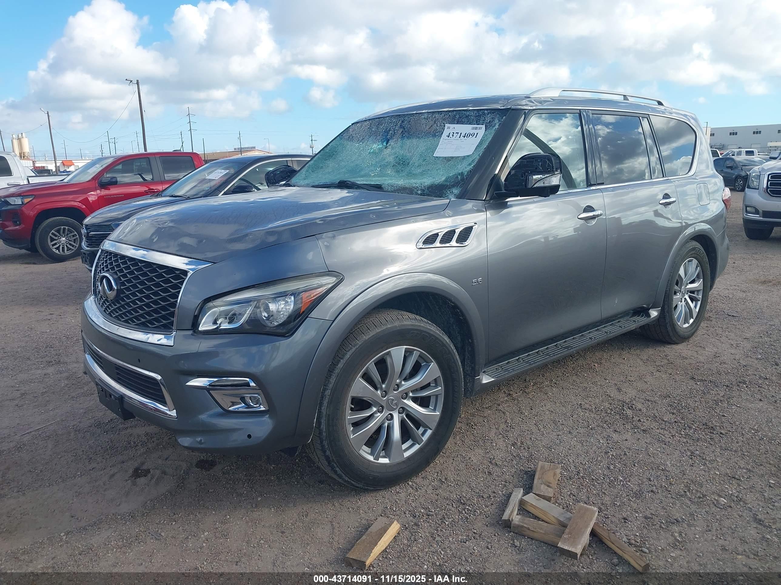 INFINITI QX80 image 2