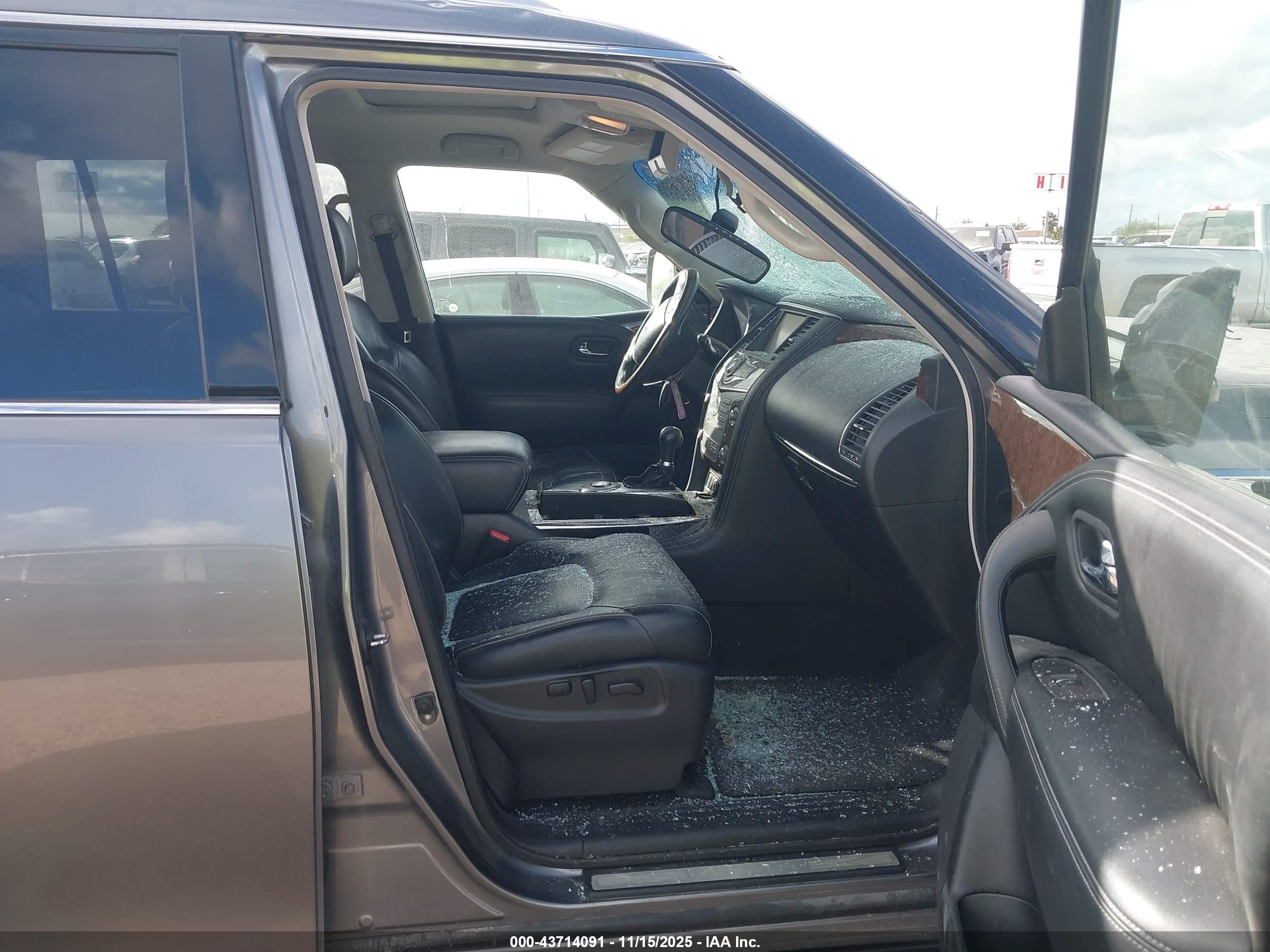 INFINITI QX80 image 5