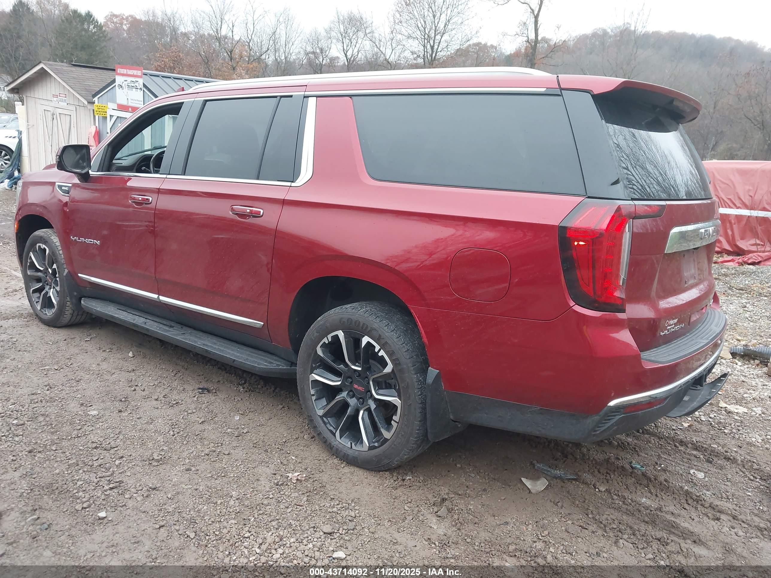 GMC YUKON image 3