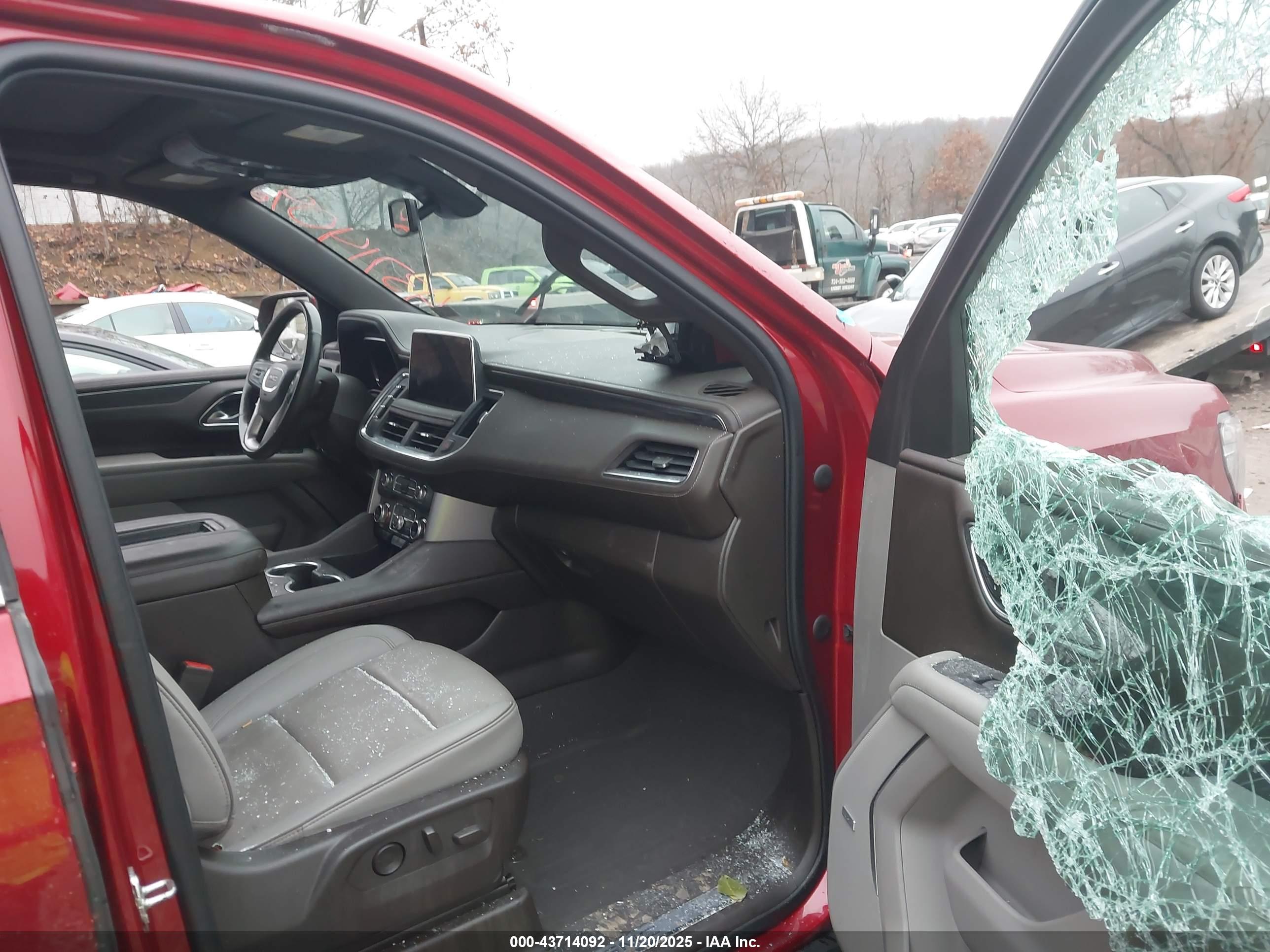 GMC YUKON image 5