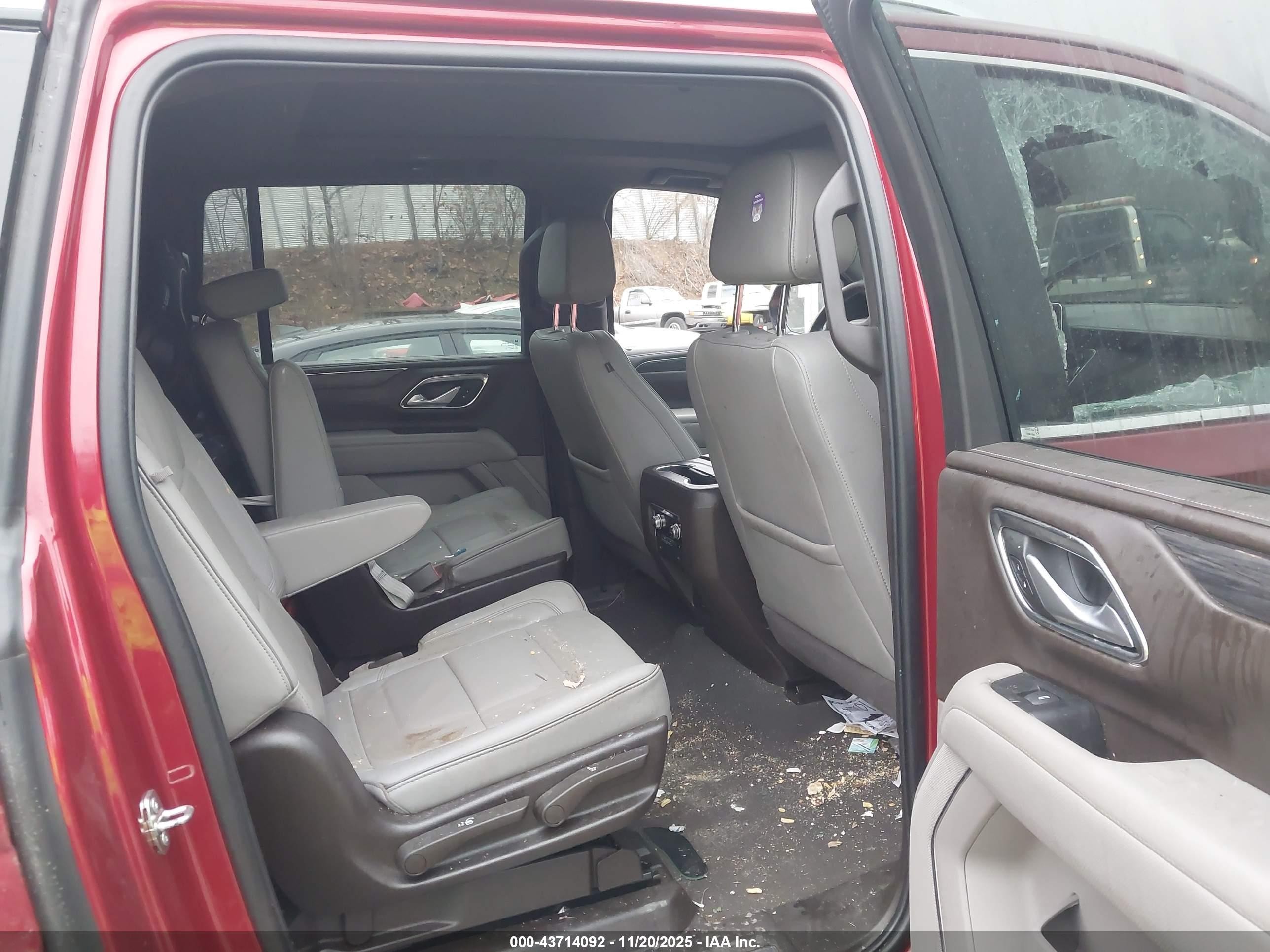 GMC YUKON image 8