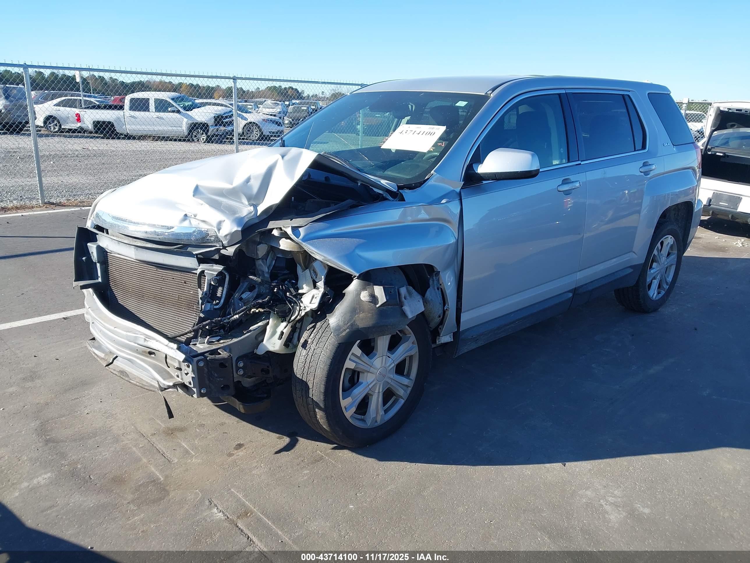 GMC TERRAIN image 2