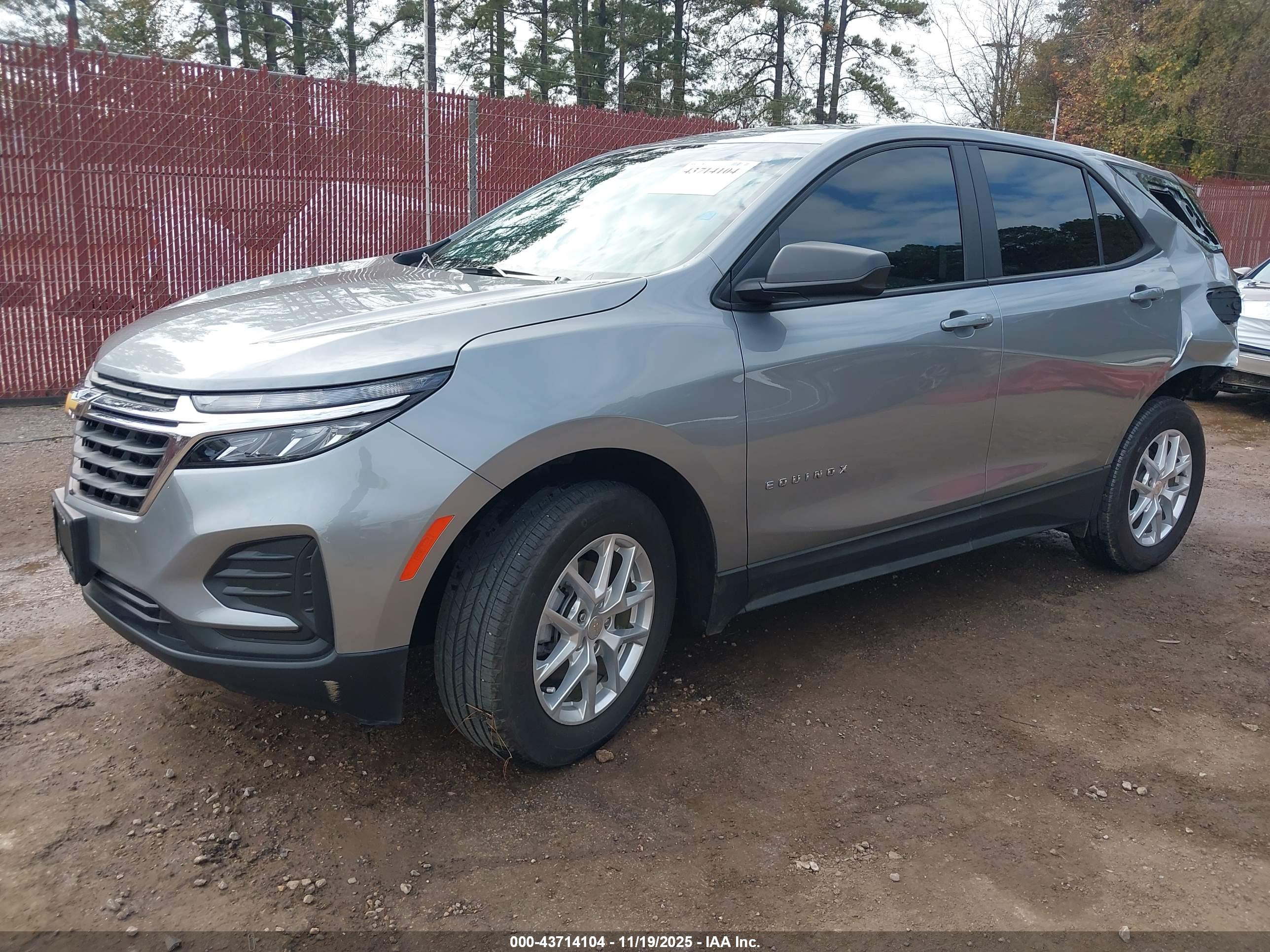 CHEVROLET EQUINOX image 2