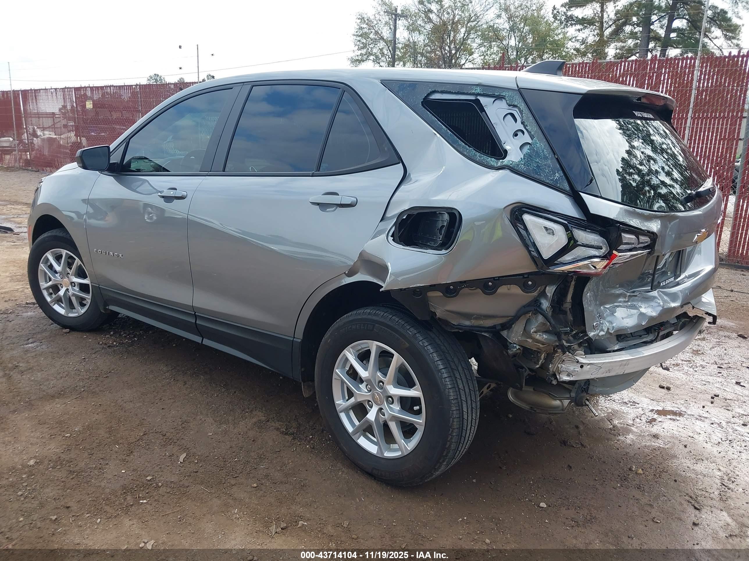 CHEVROLET EQUINOX image 3
