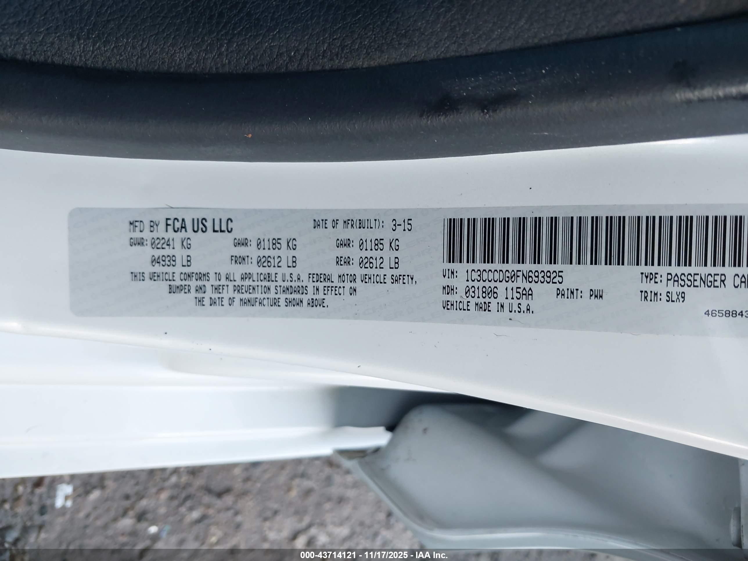 CHRYSLER 200 image 9