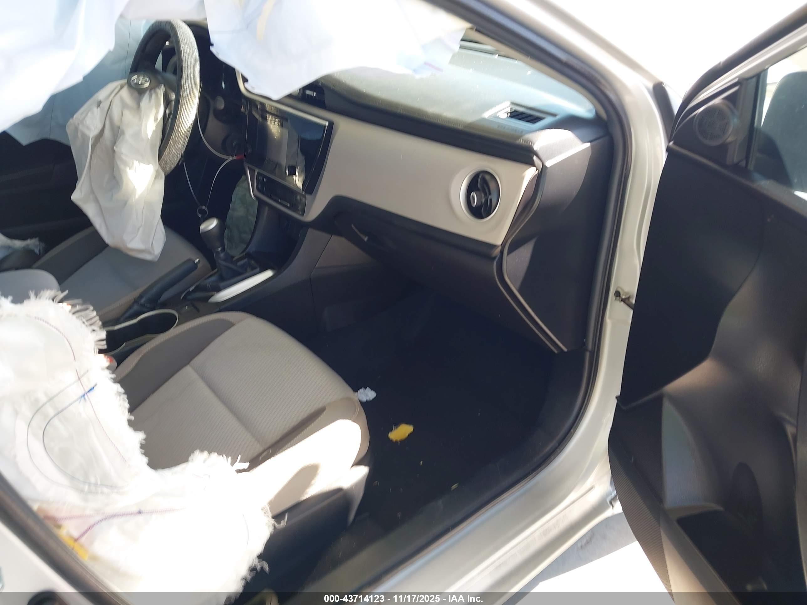 TOYOTA COROLLA image 5