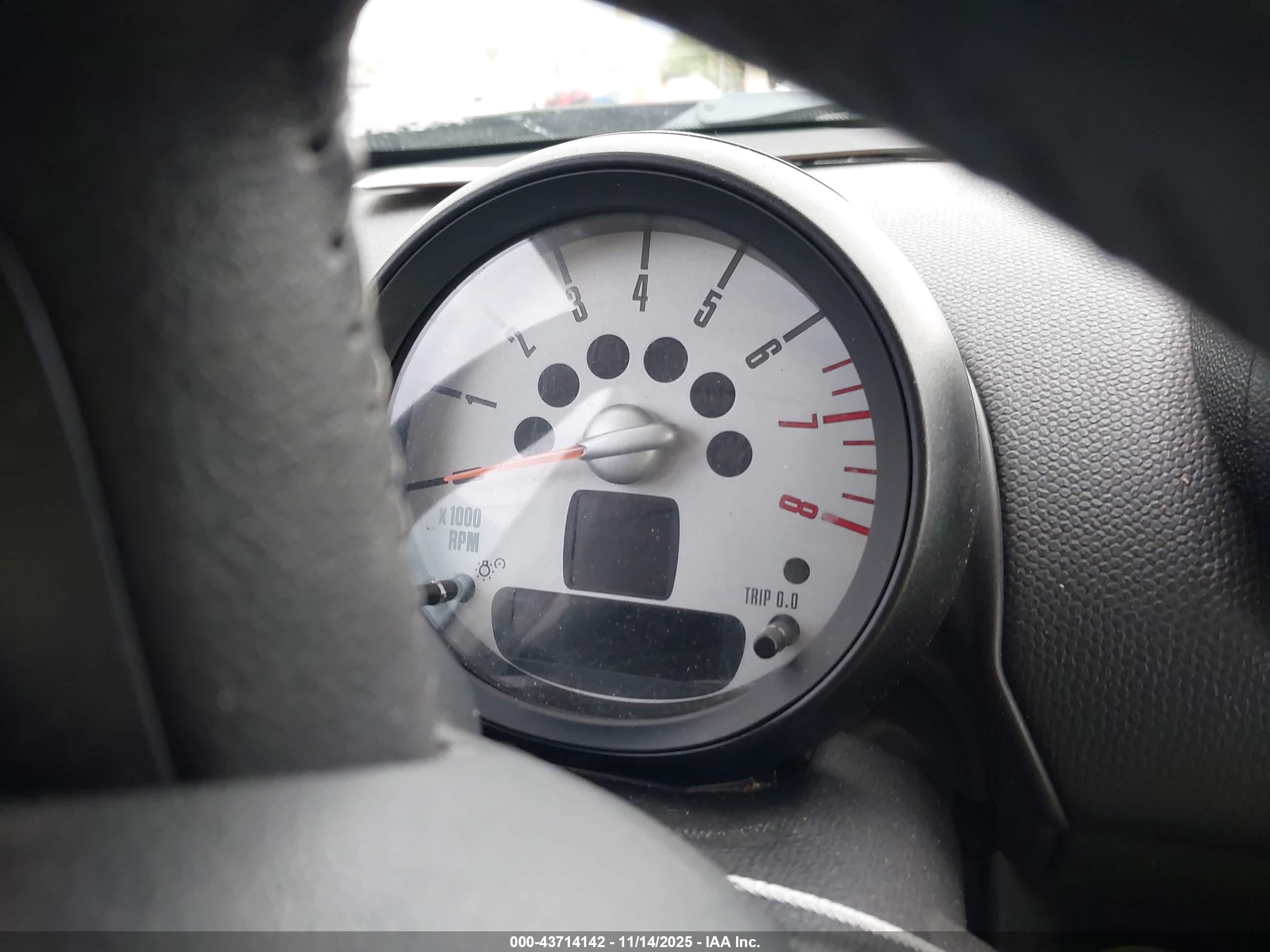 MINI COUNTRYMAN image 7