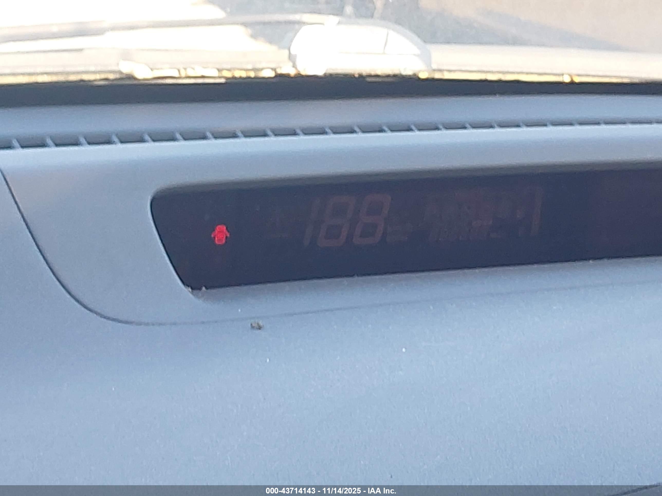 TOYOTA PRIUS image 7