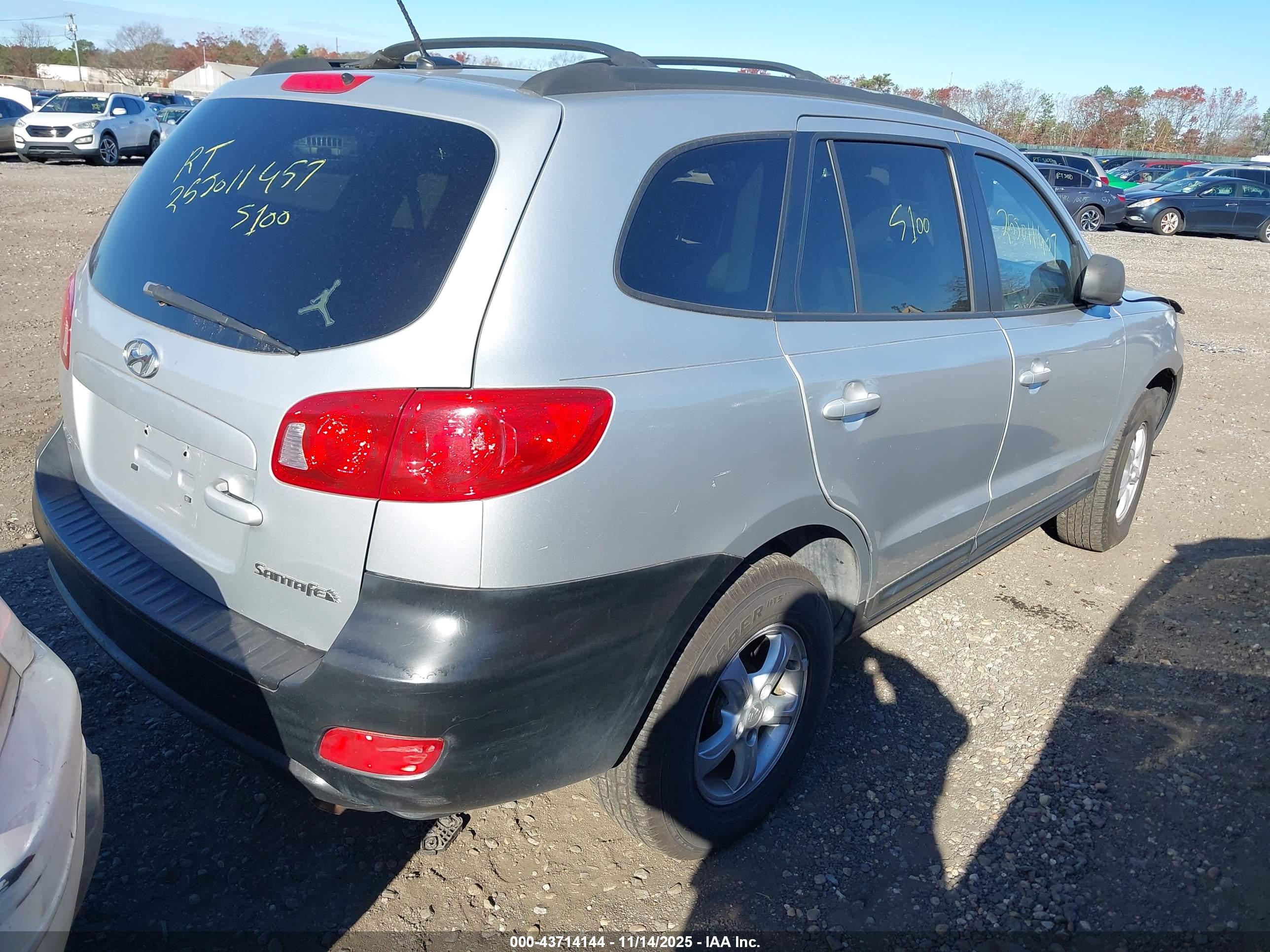 HYUNDAI SANTA image 4
