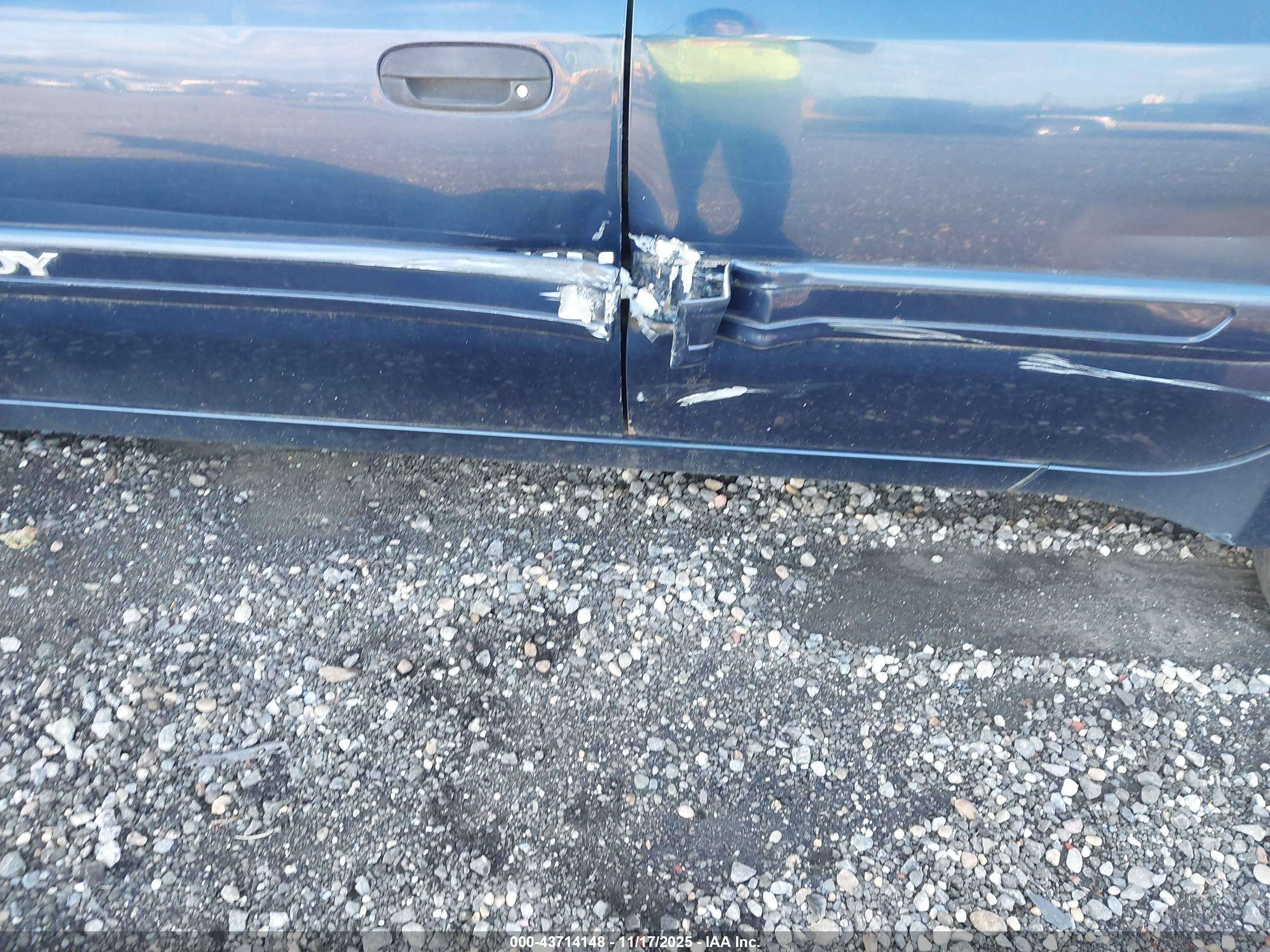 GMC ENVOY image 6