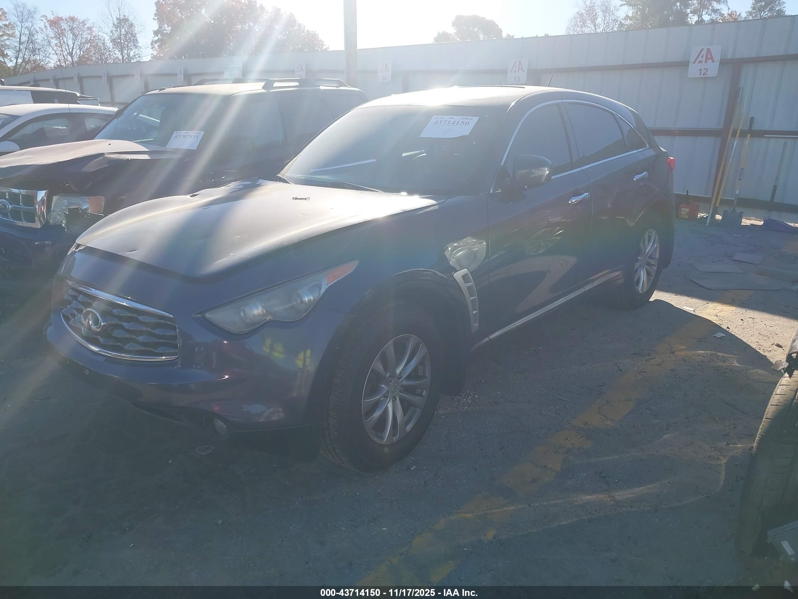INFINITI FX35 image 2