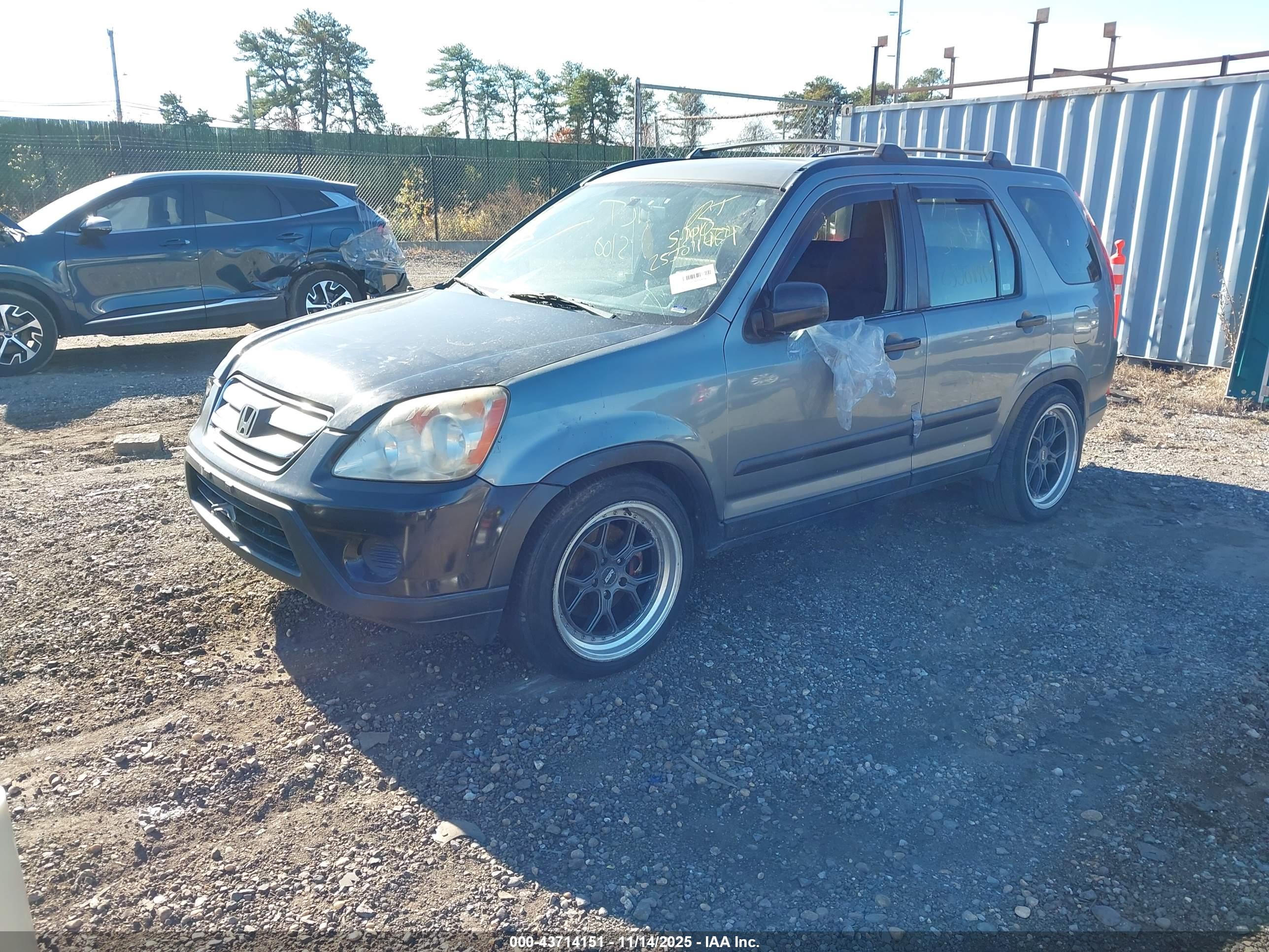 HONDA CR-V image 2