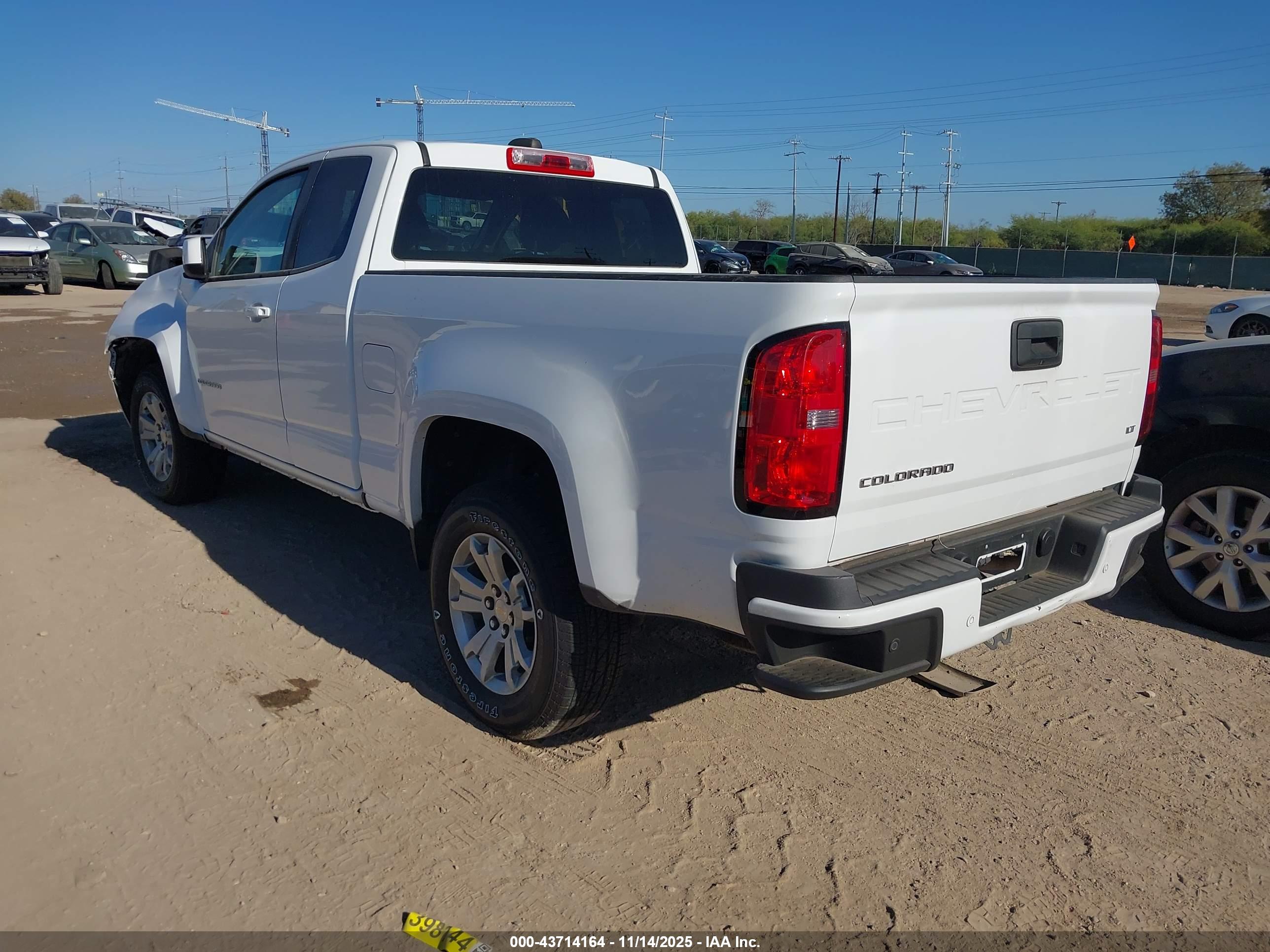 CHEVROLET COLORADO image 3