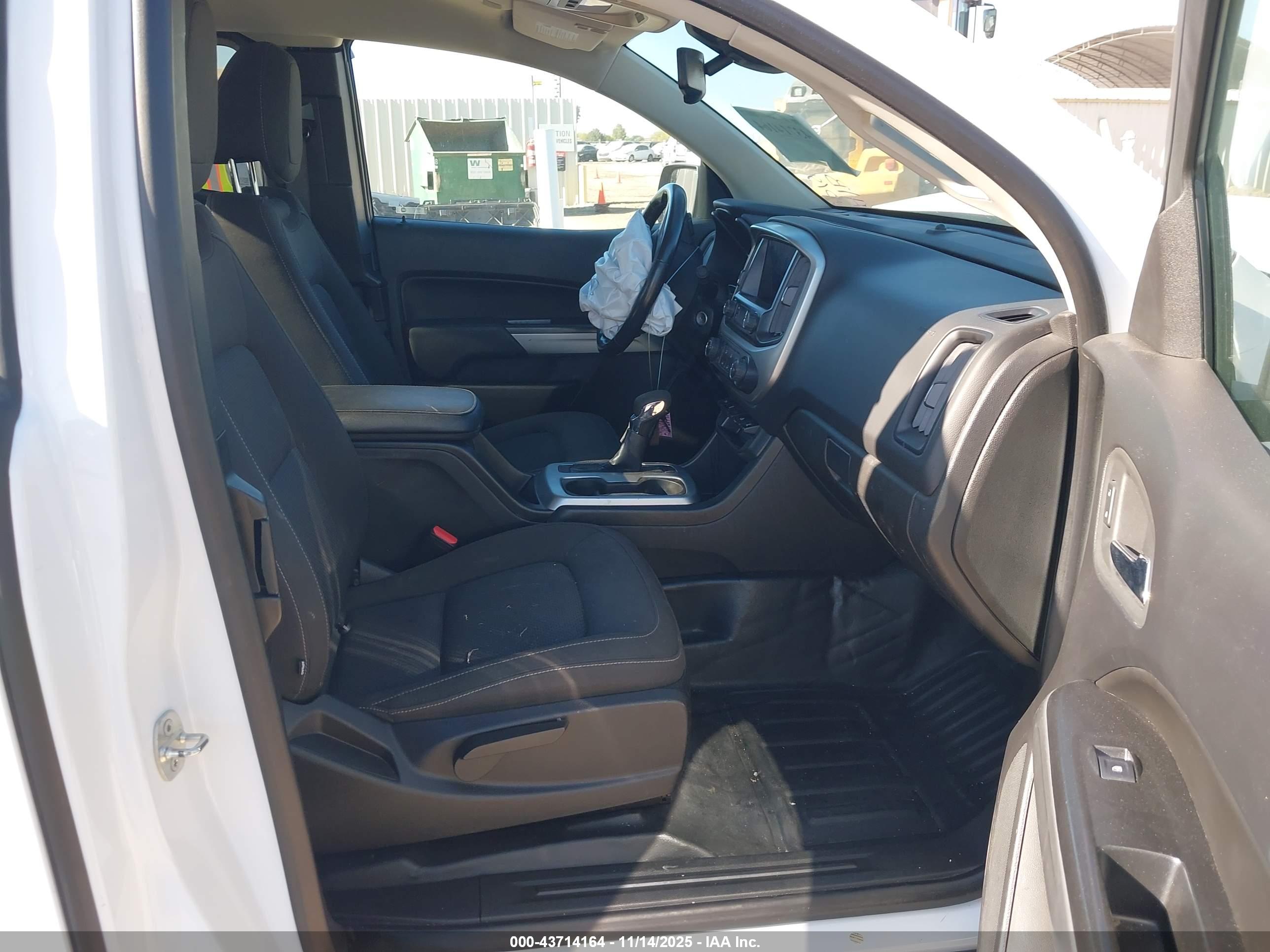 CHEVROLET COLORADO image 5