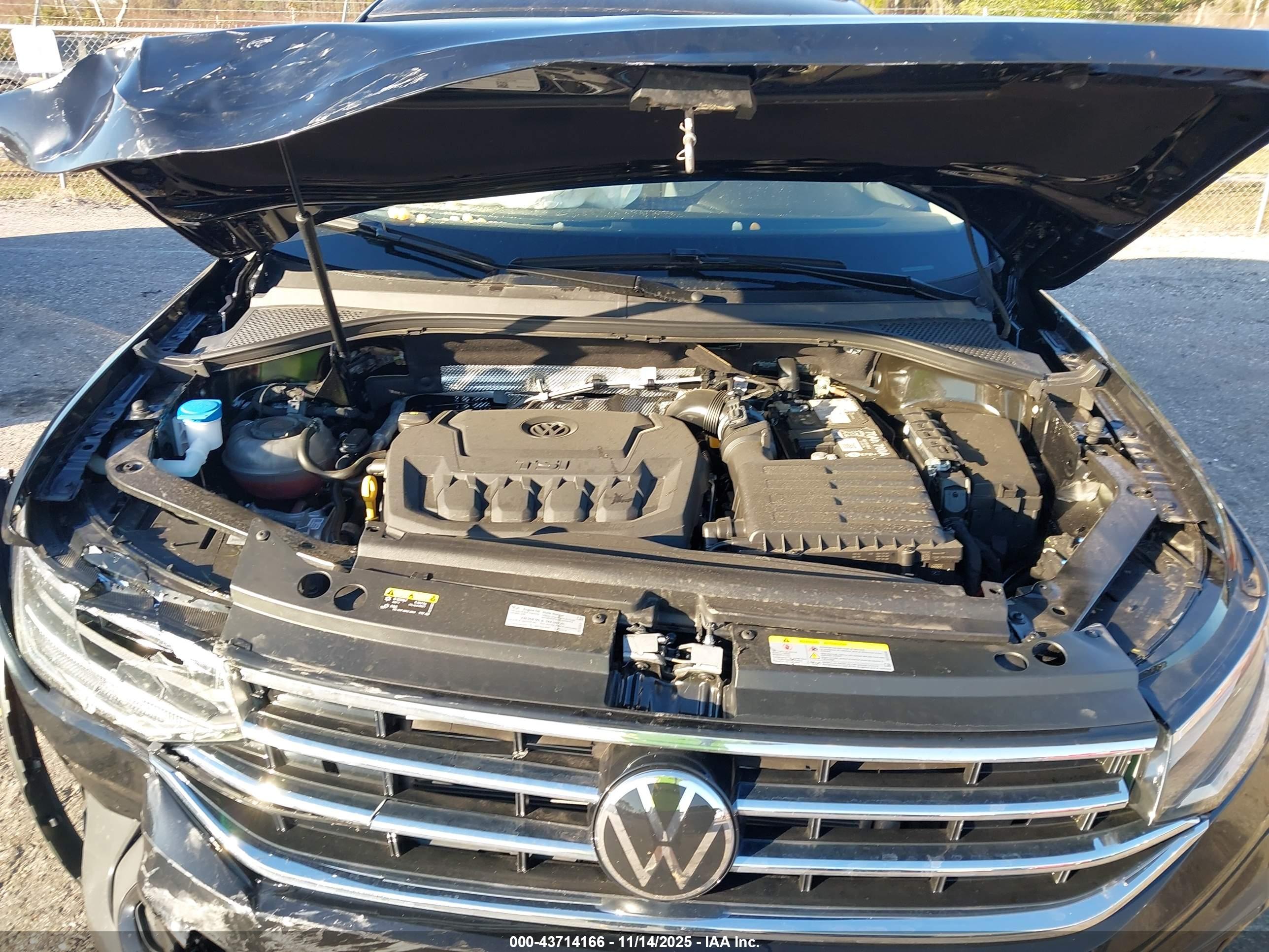 VOLKSWAGEN TIGUAN image 10