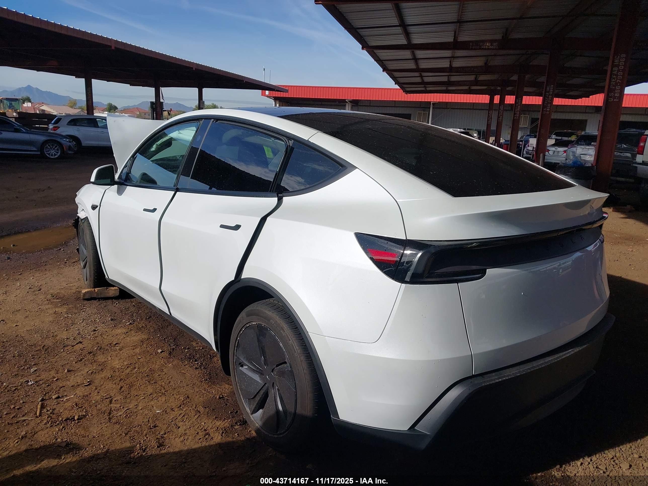 TESLA MODEL image 3