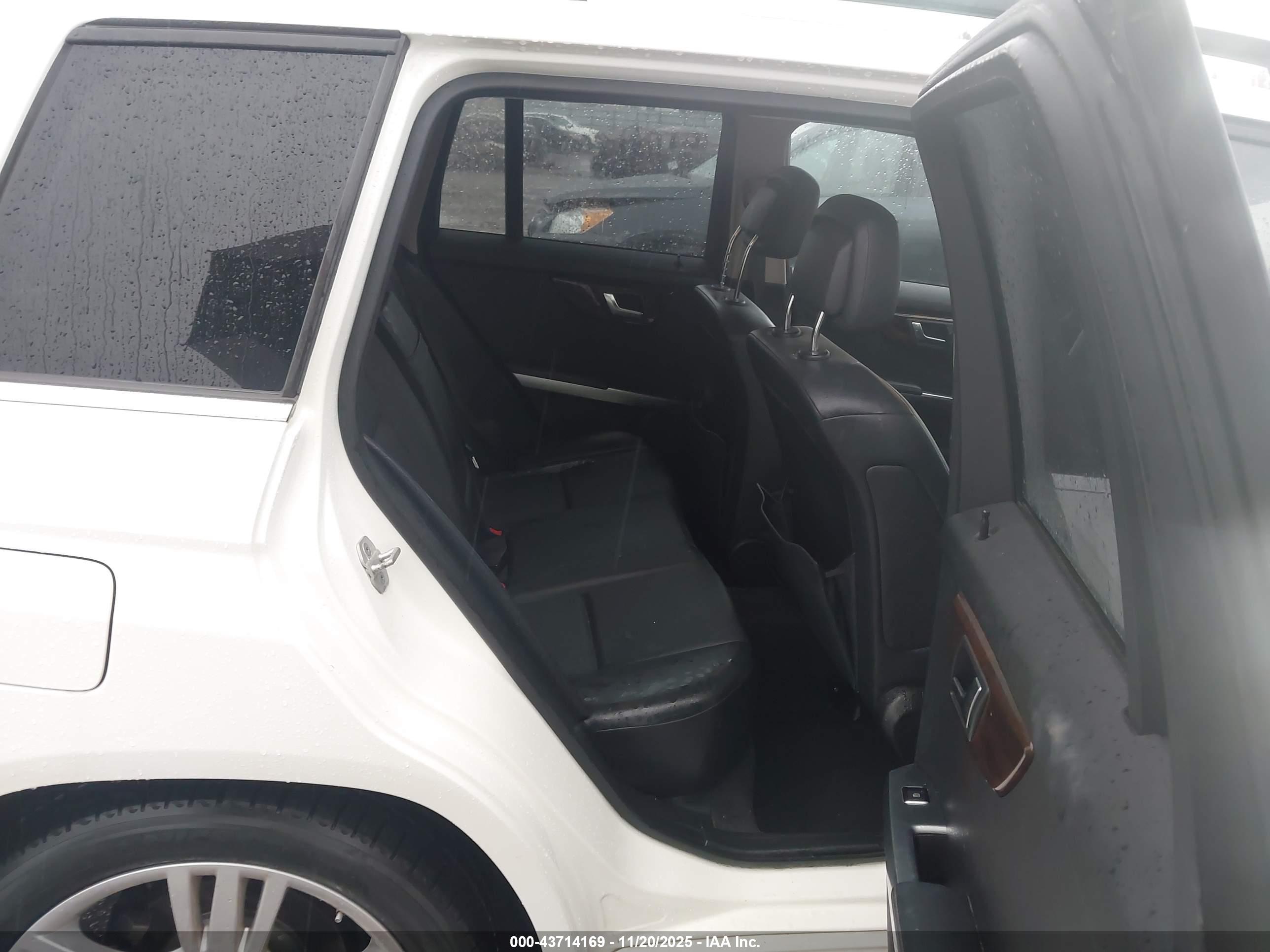 MERCEDES-BENZ GLK image 8