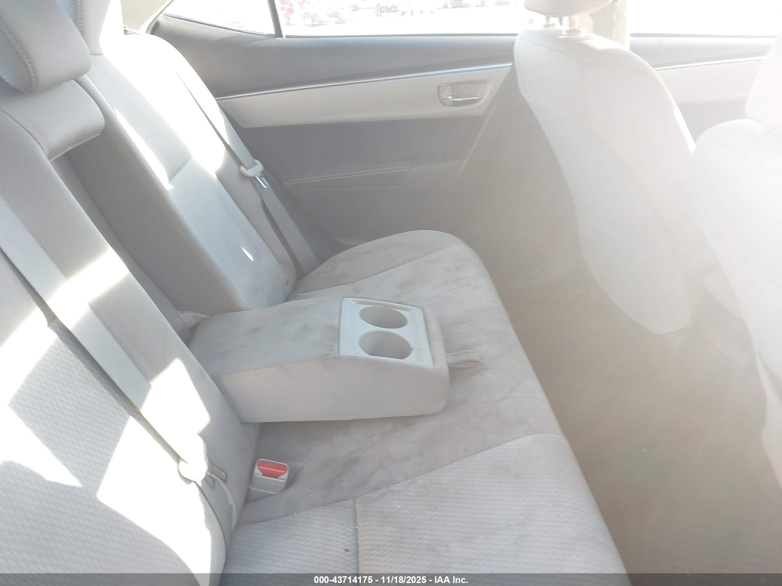 TOYOTA COROLLA image 8