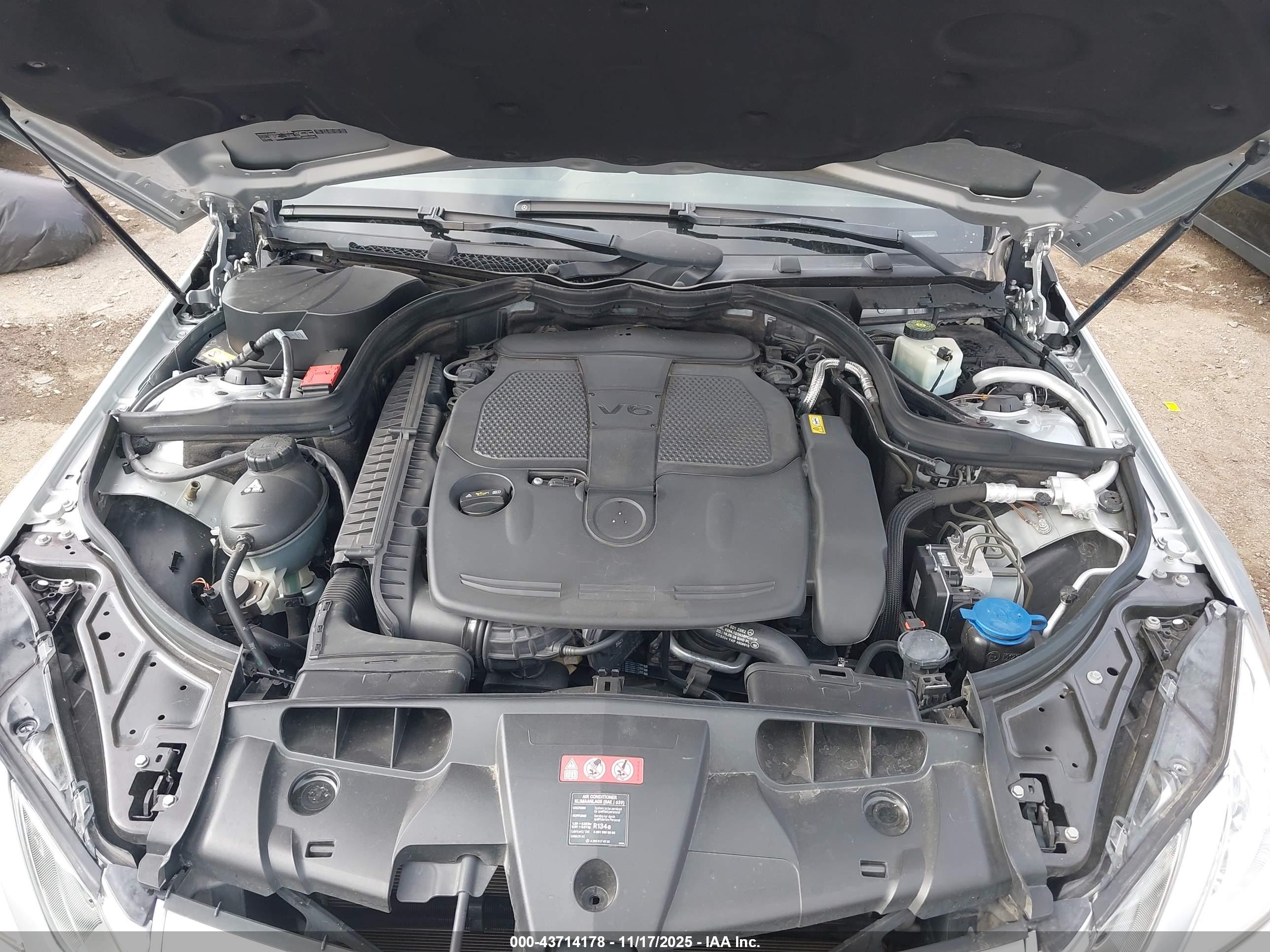 MERCEDES-BENZ E image 10