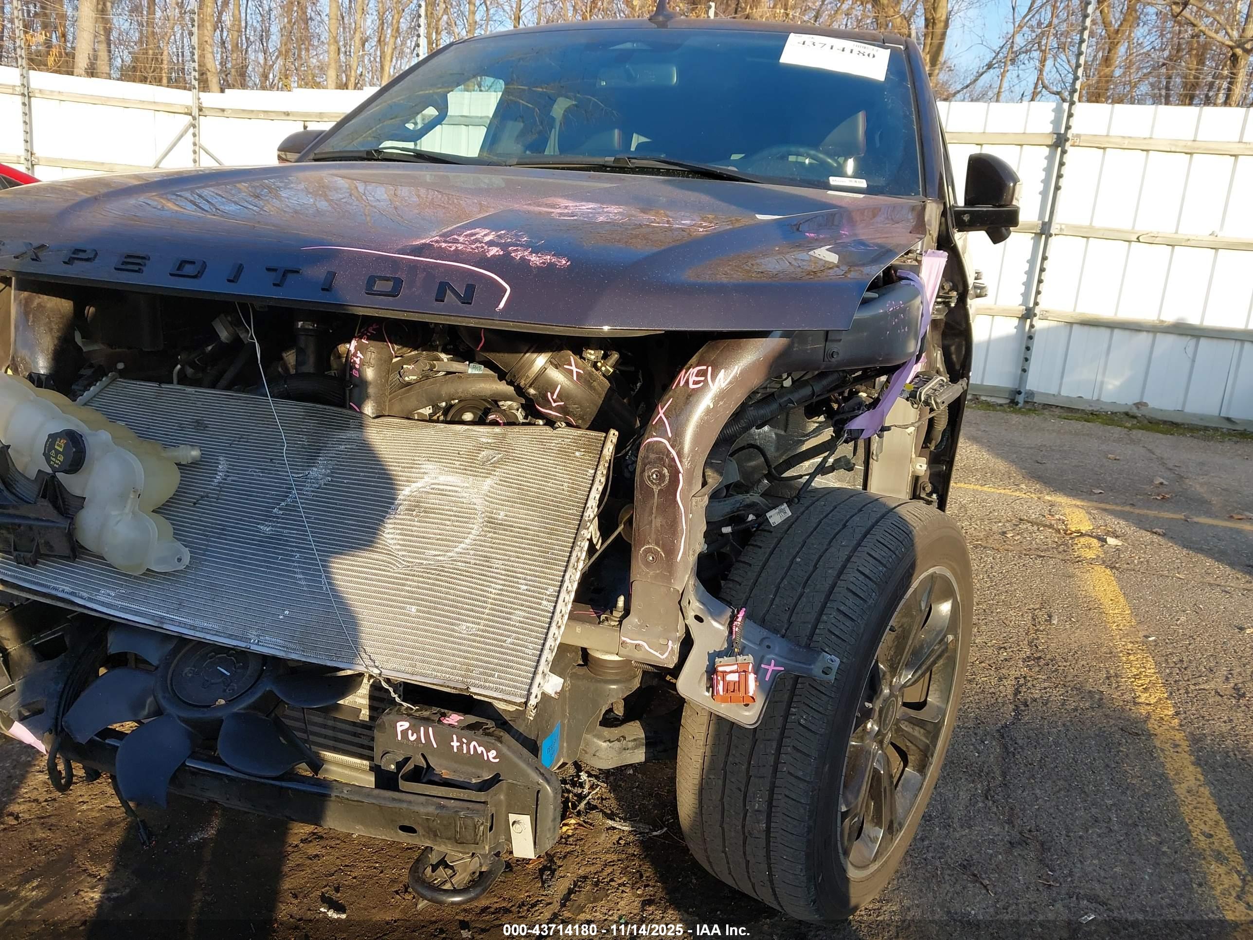 FORD EXPEDITION image 6