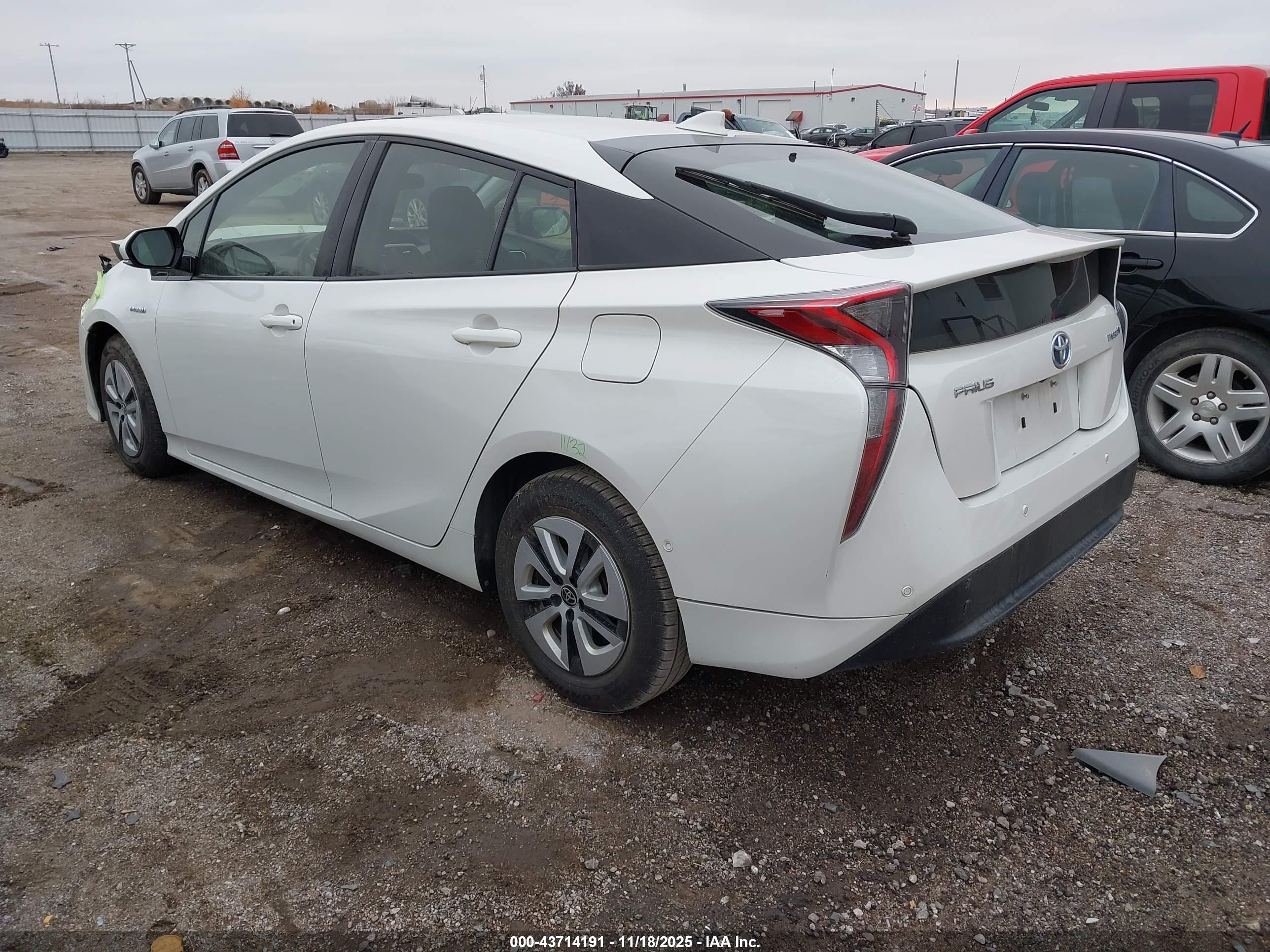 TOYOTA PRIUS image 3