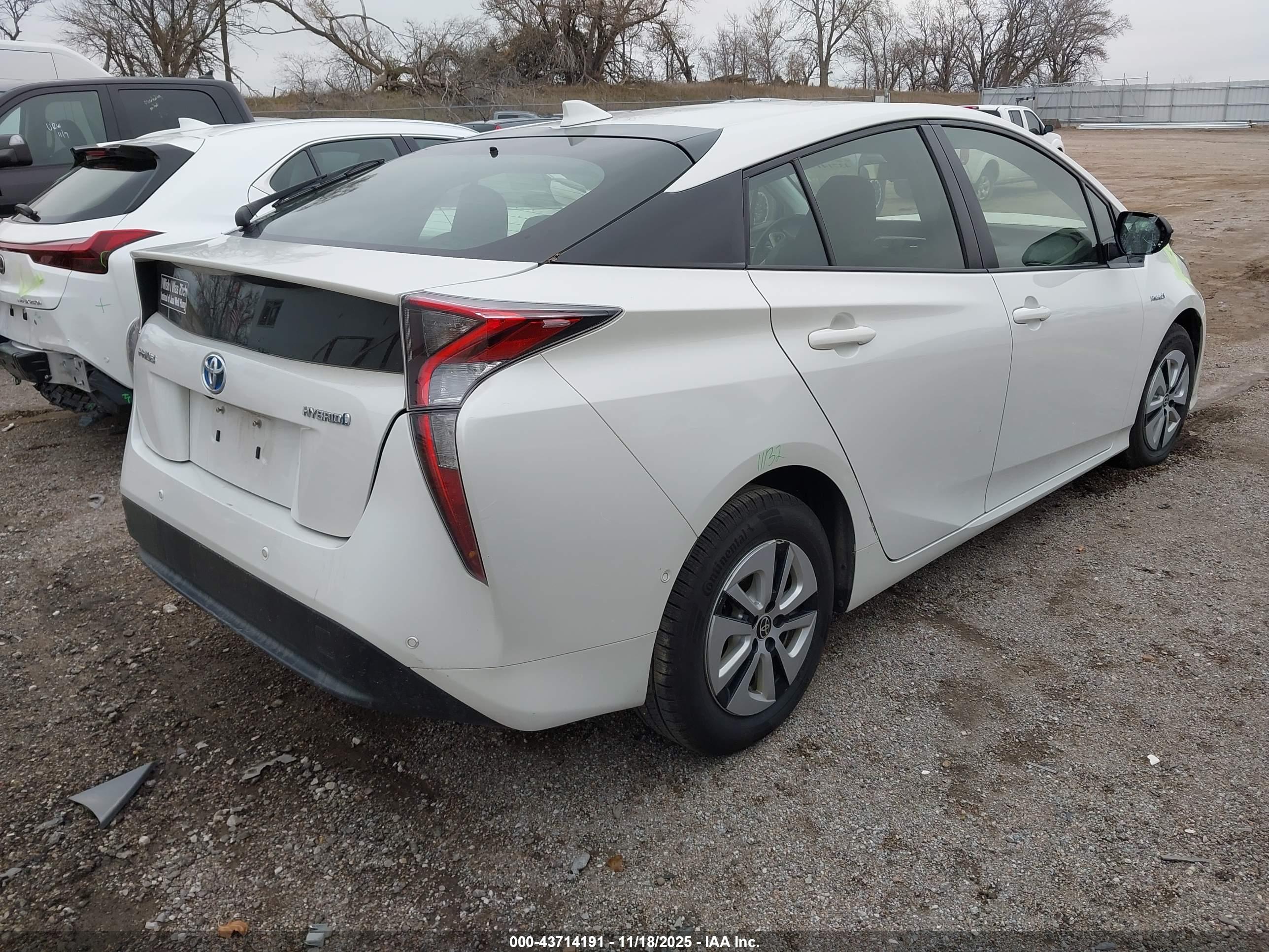 TOYOTA PRIUS image 4