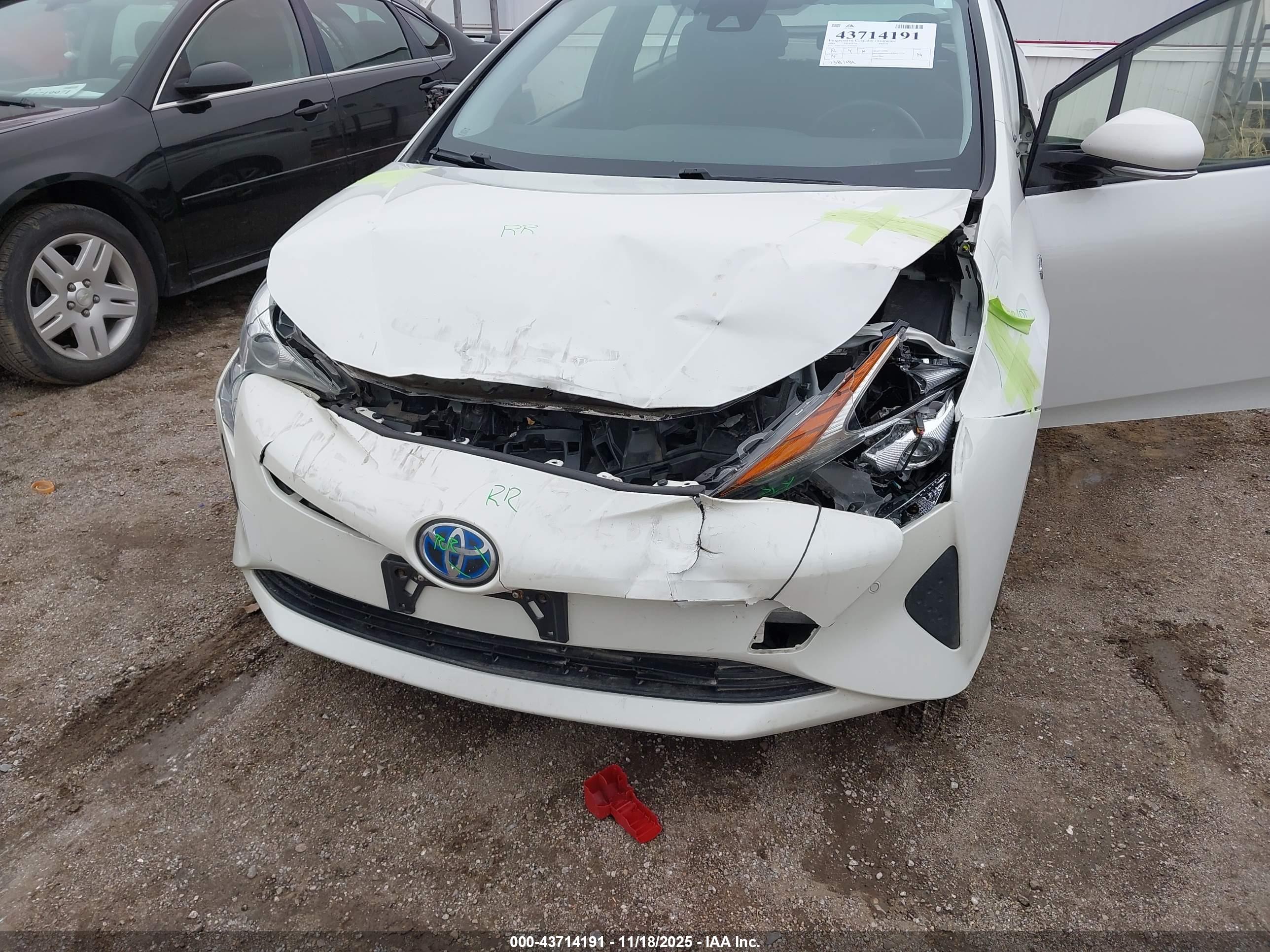 TOYOTA PRIUS image 6
