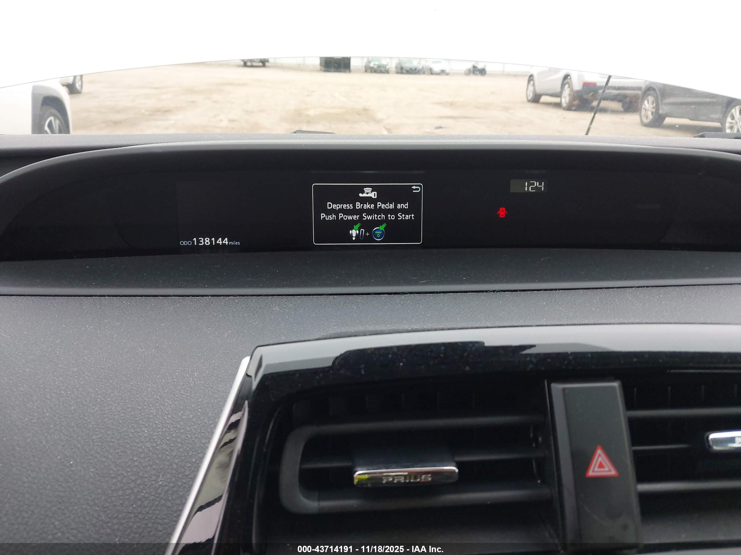 TOYOTA PRIUS image 7