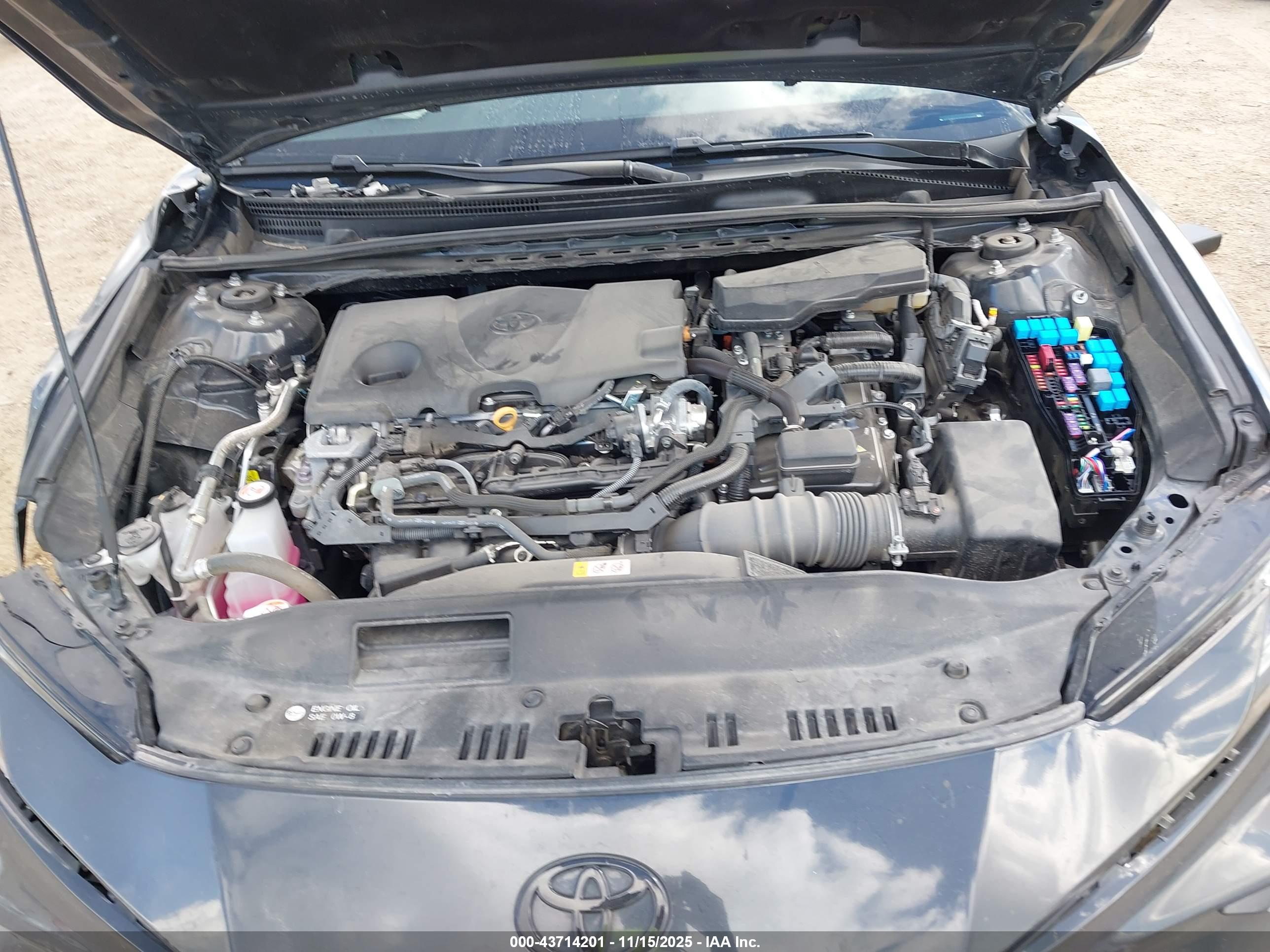 TOYOTA CAMRY image 10