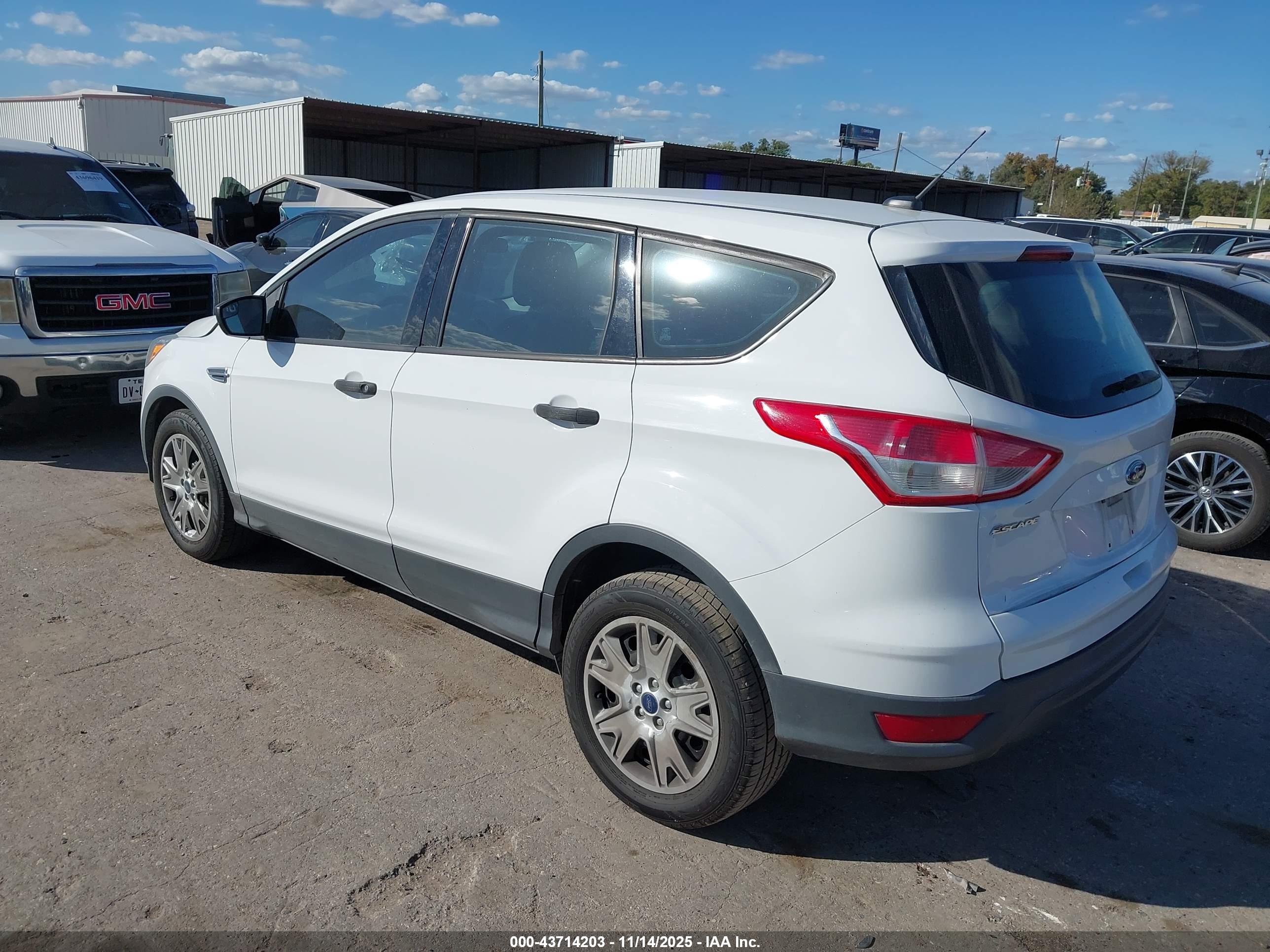 FORD ESCAPE image 3