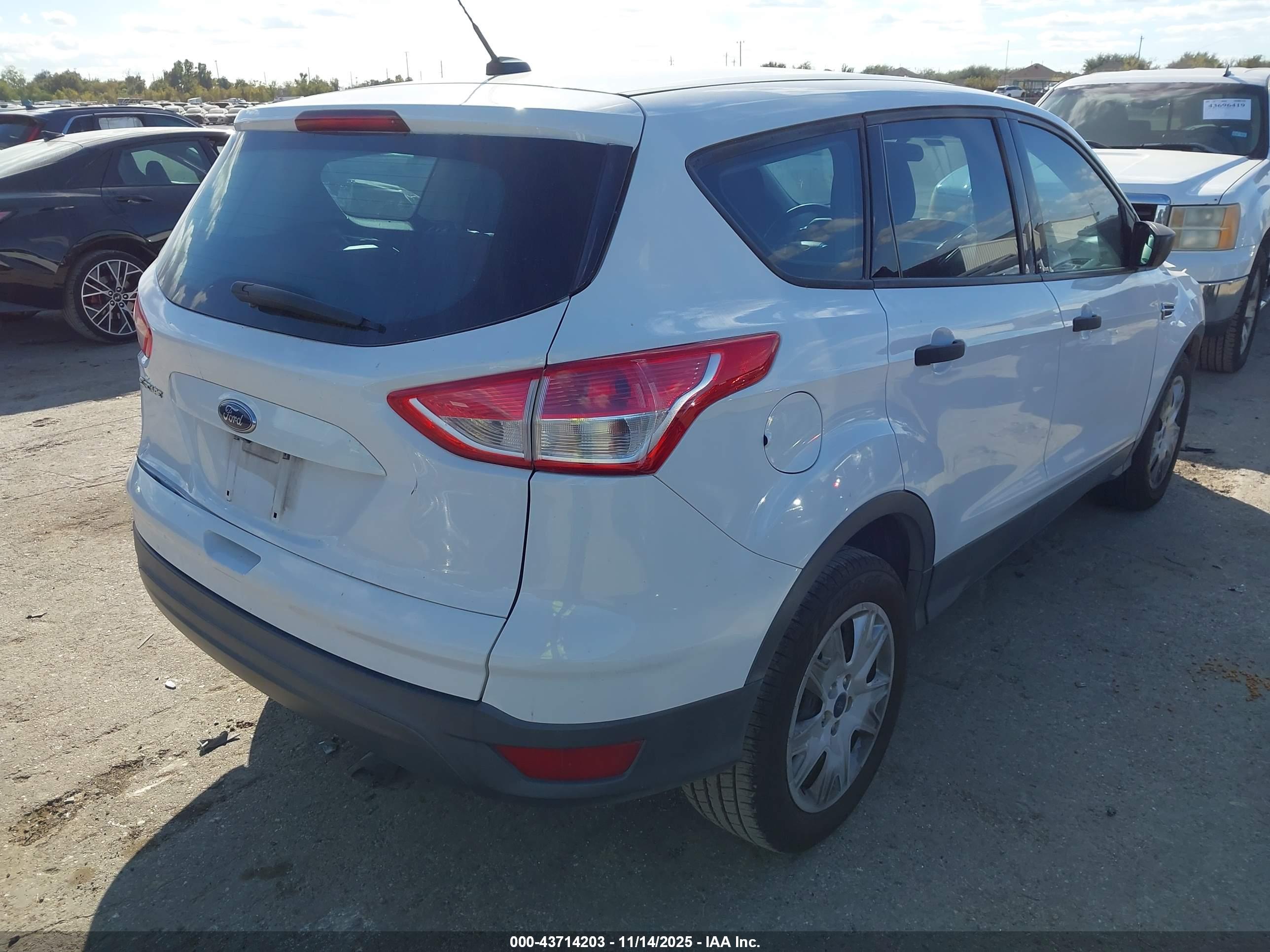 FORD ESCAPE image 4
