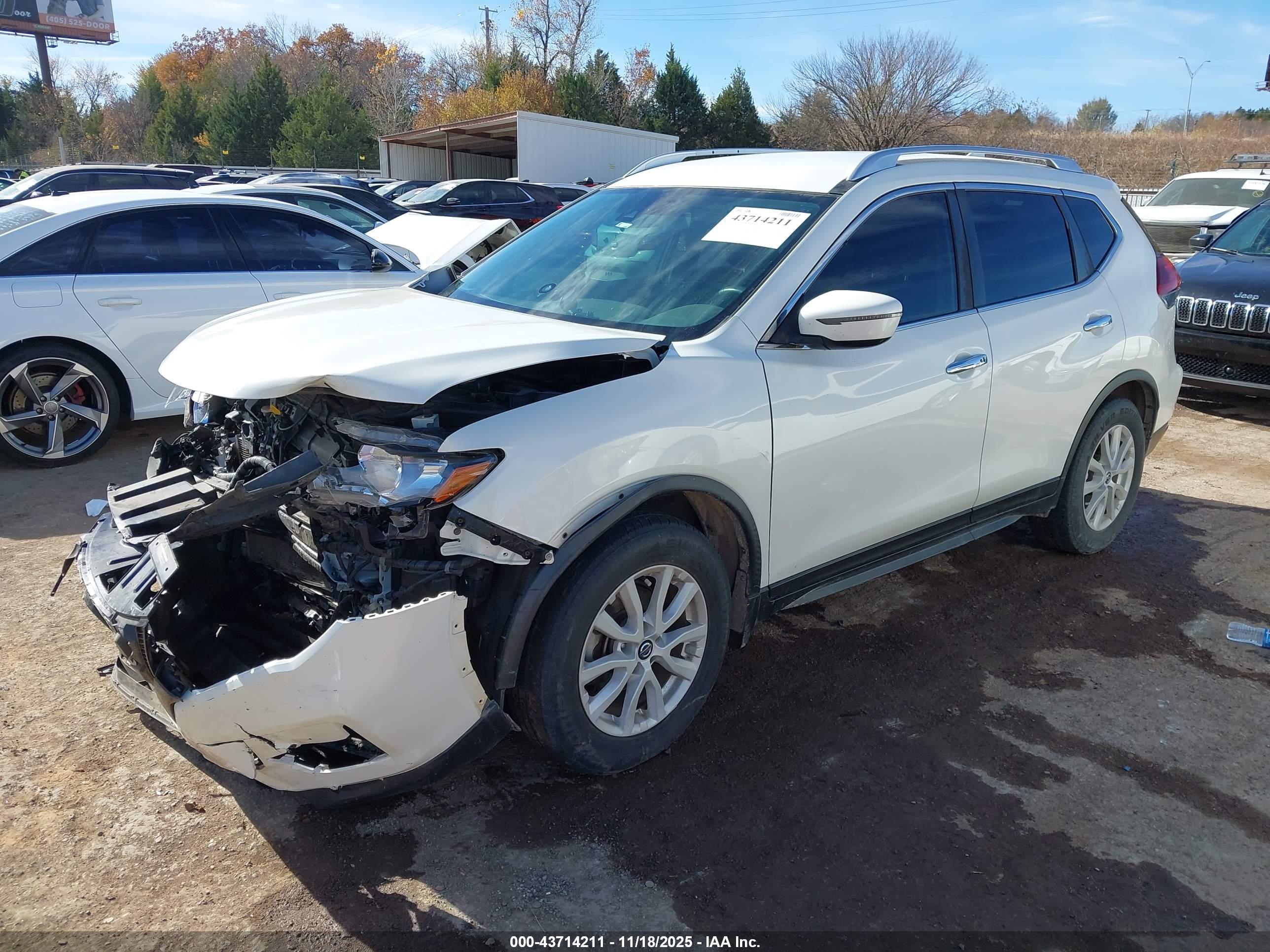 NISSAN ROGUE image 2