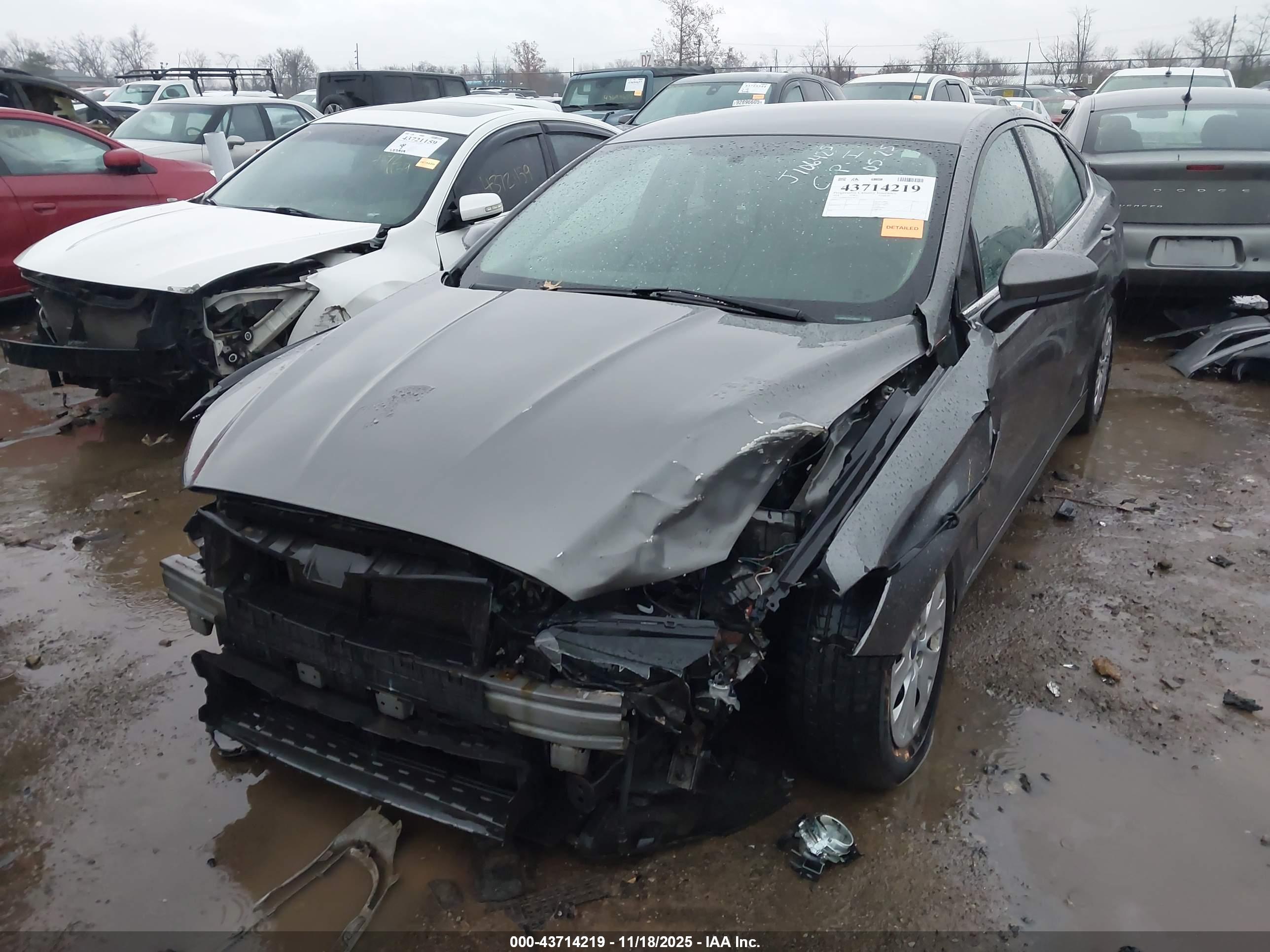 FORD FUSION image 6