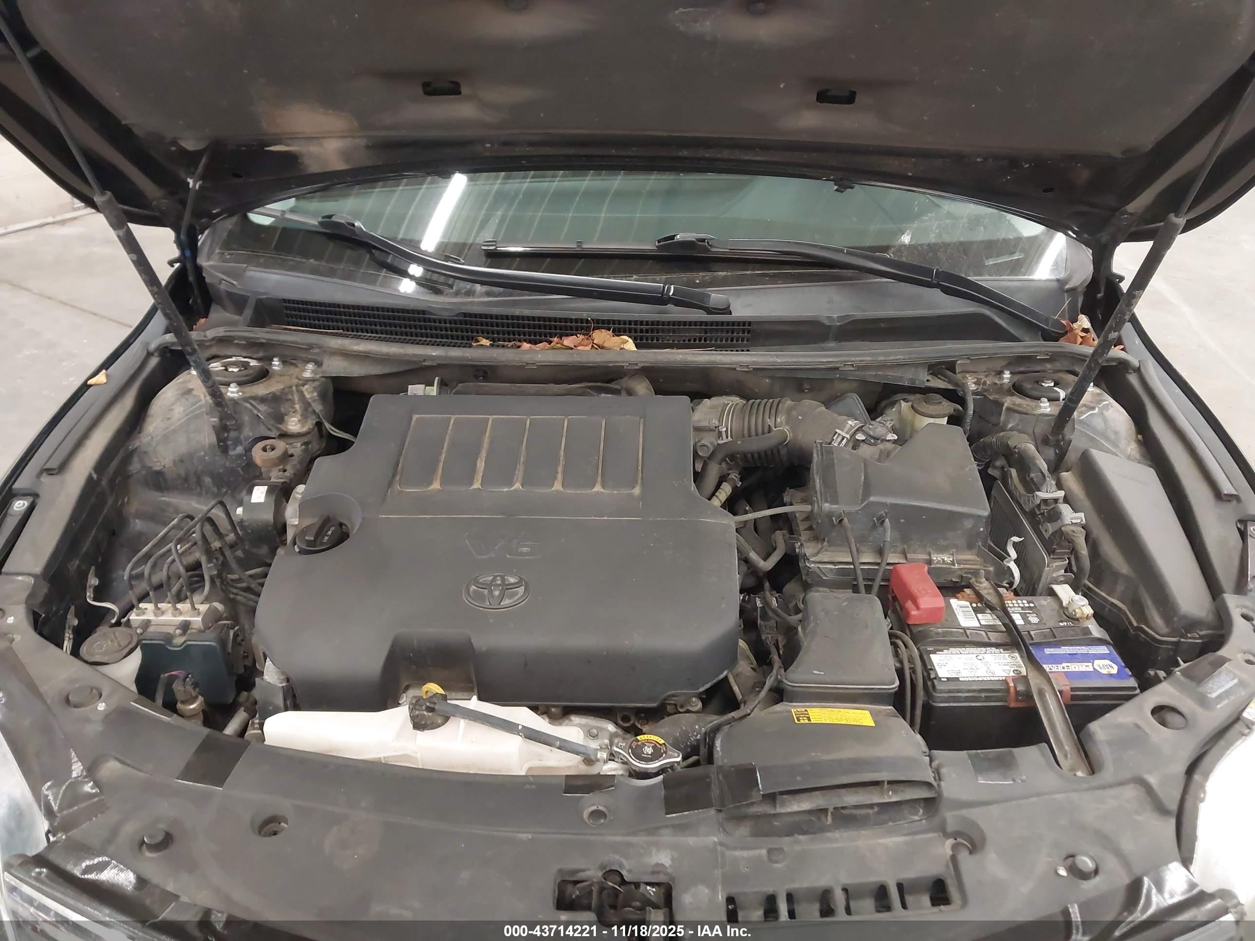 TOYOTA AVALON image 10