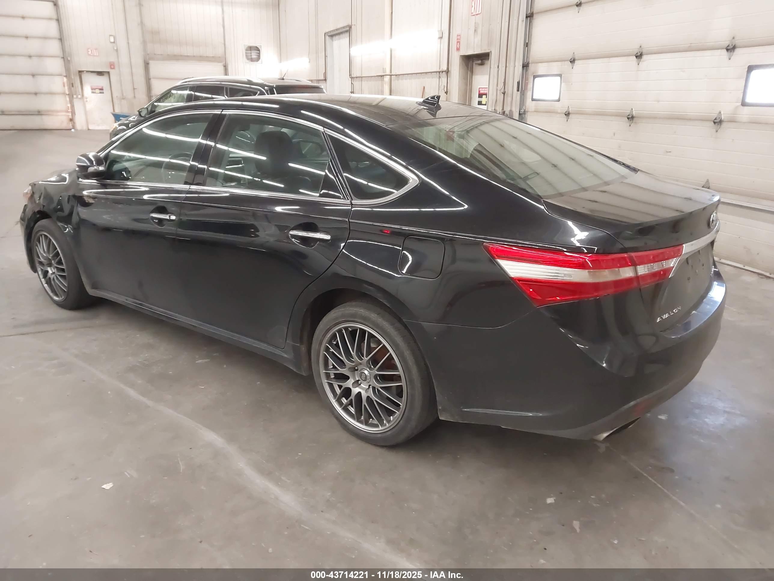 TOYOTA AVALON image 3