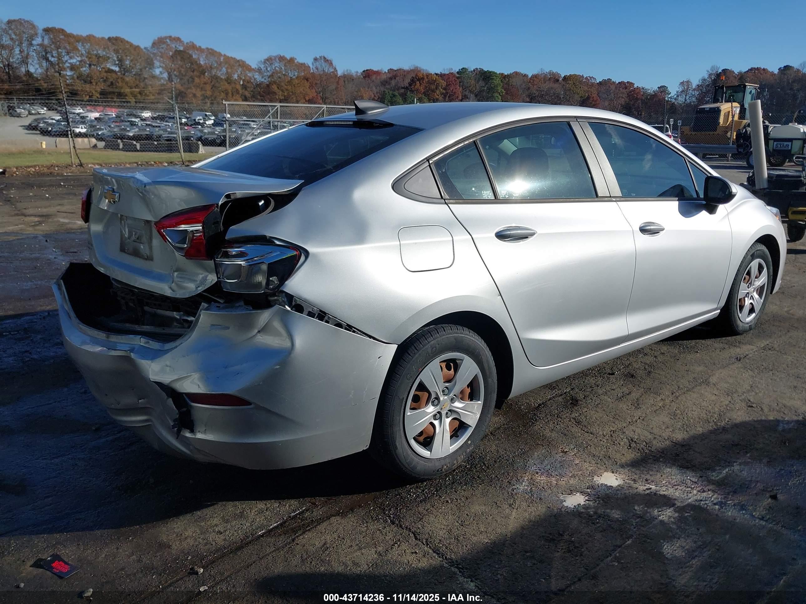 CHEVROLET CRUZE image 4