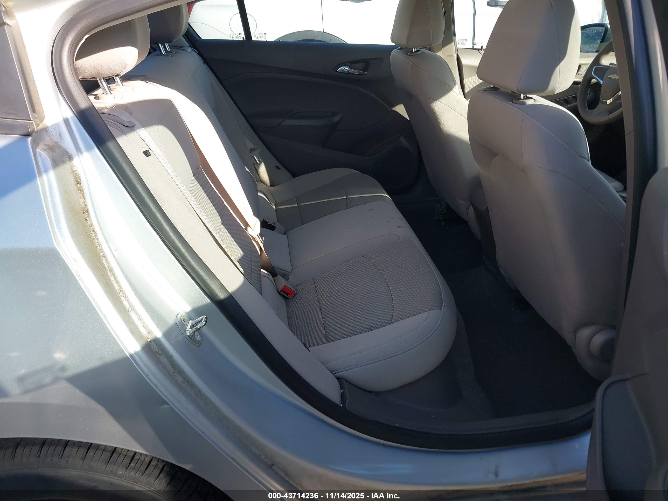 CHEVROLET CRUZE image 8