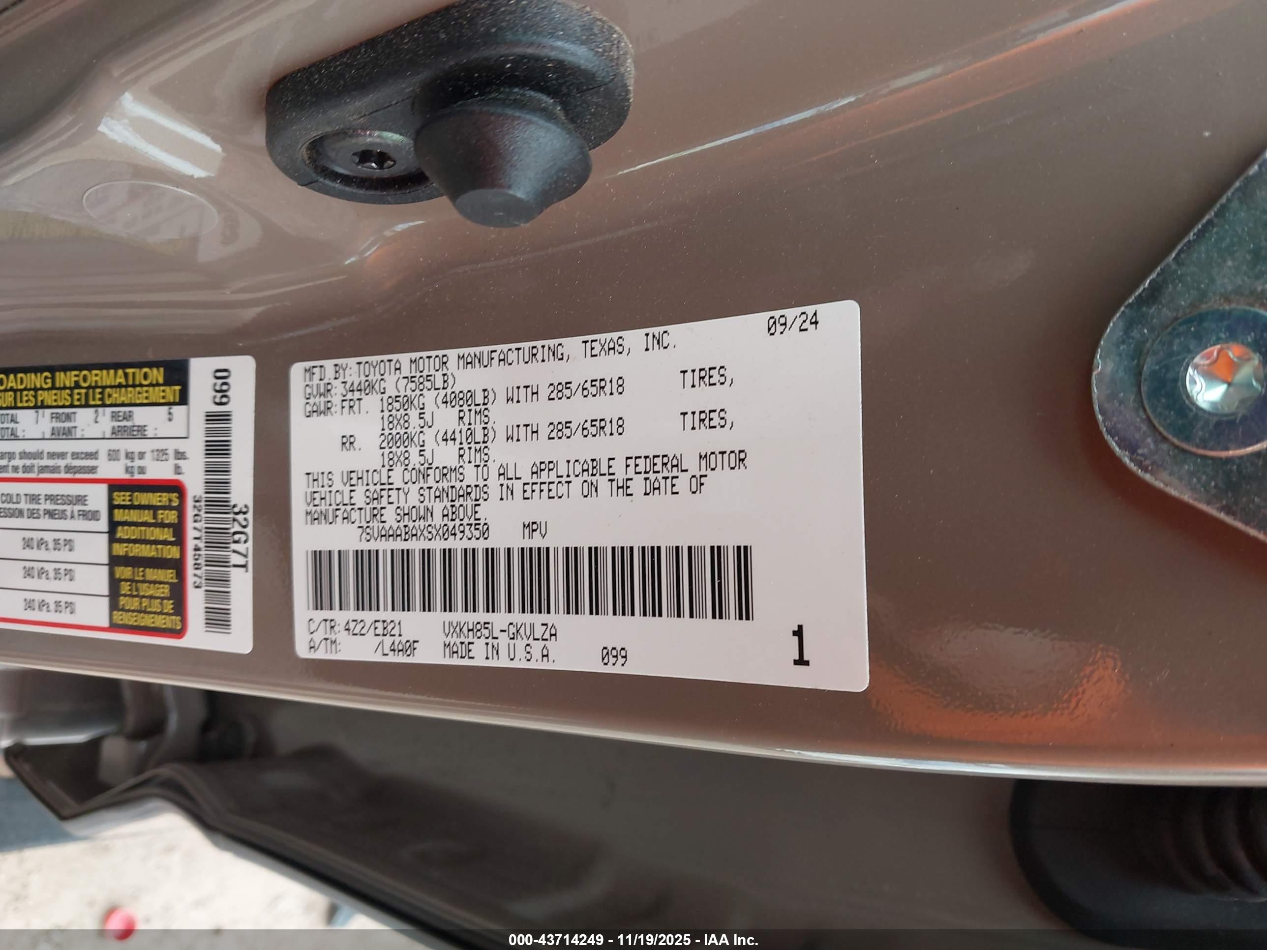 TOYOTA SEQUOIA image 9