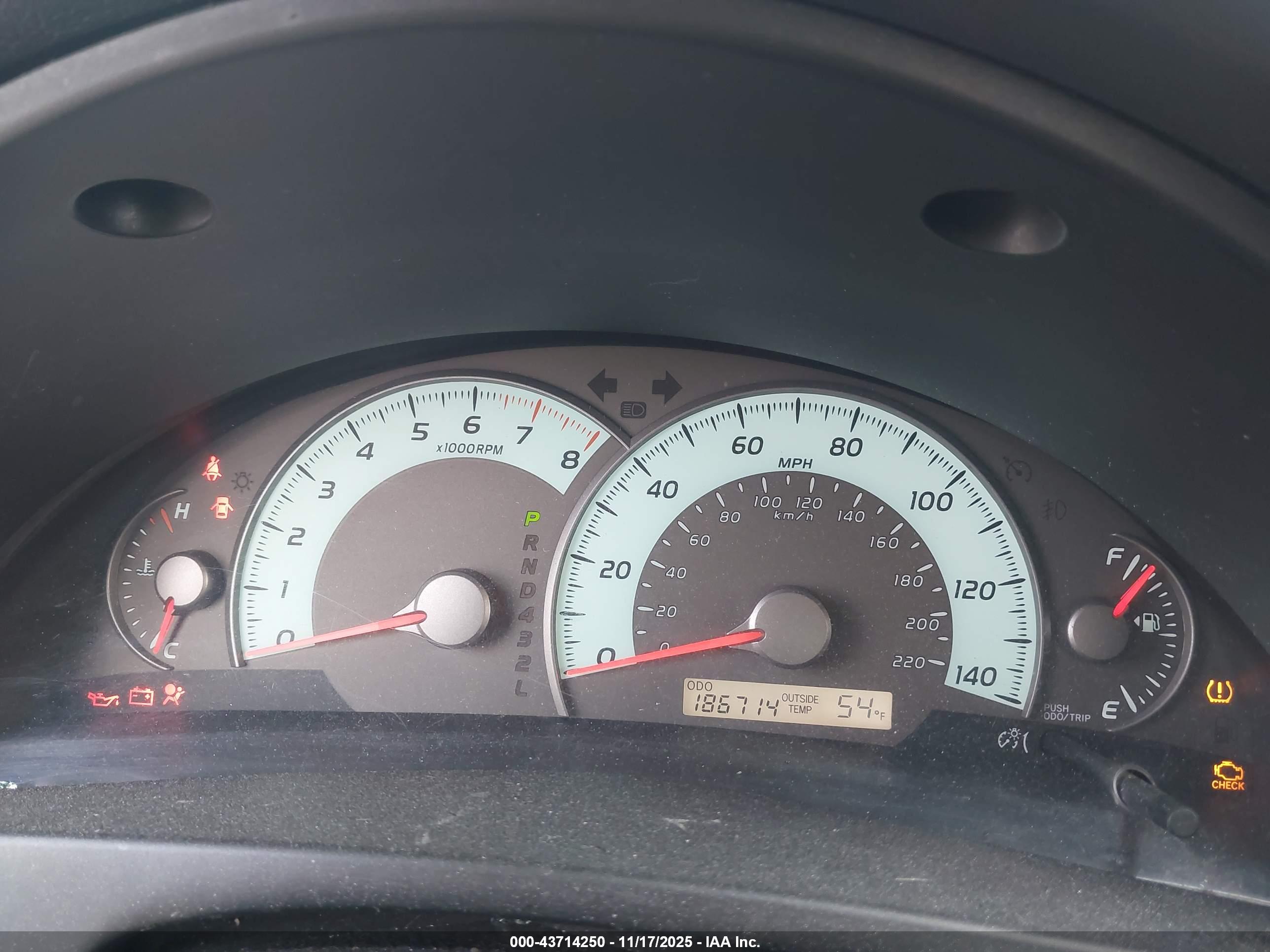 TOYOTA CAMRY image 7