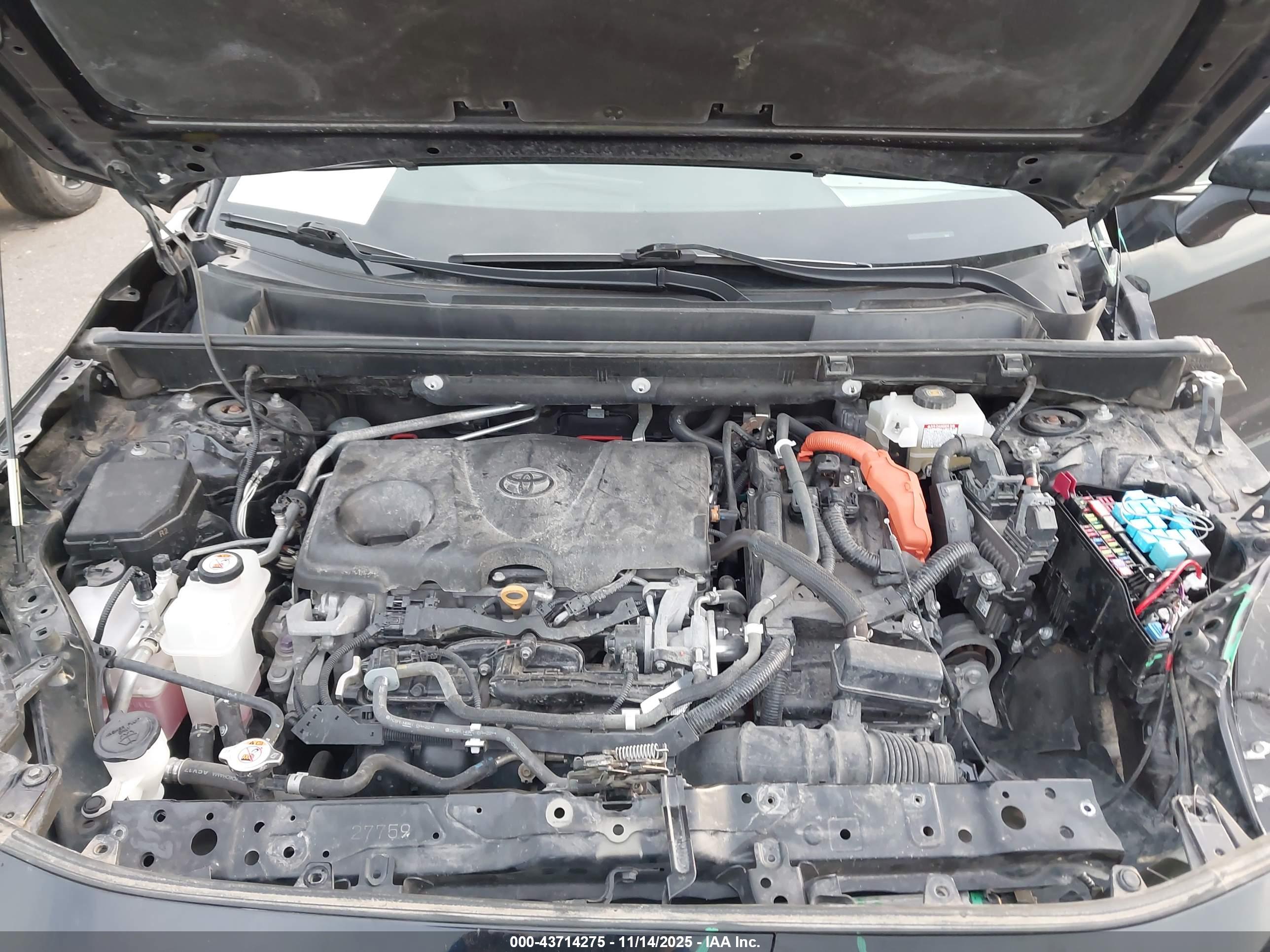 TOYOTA RAV4 image 10