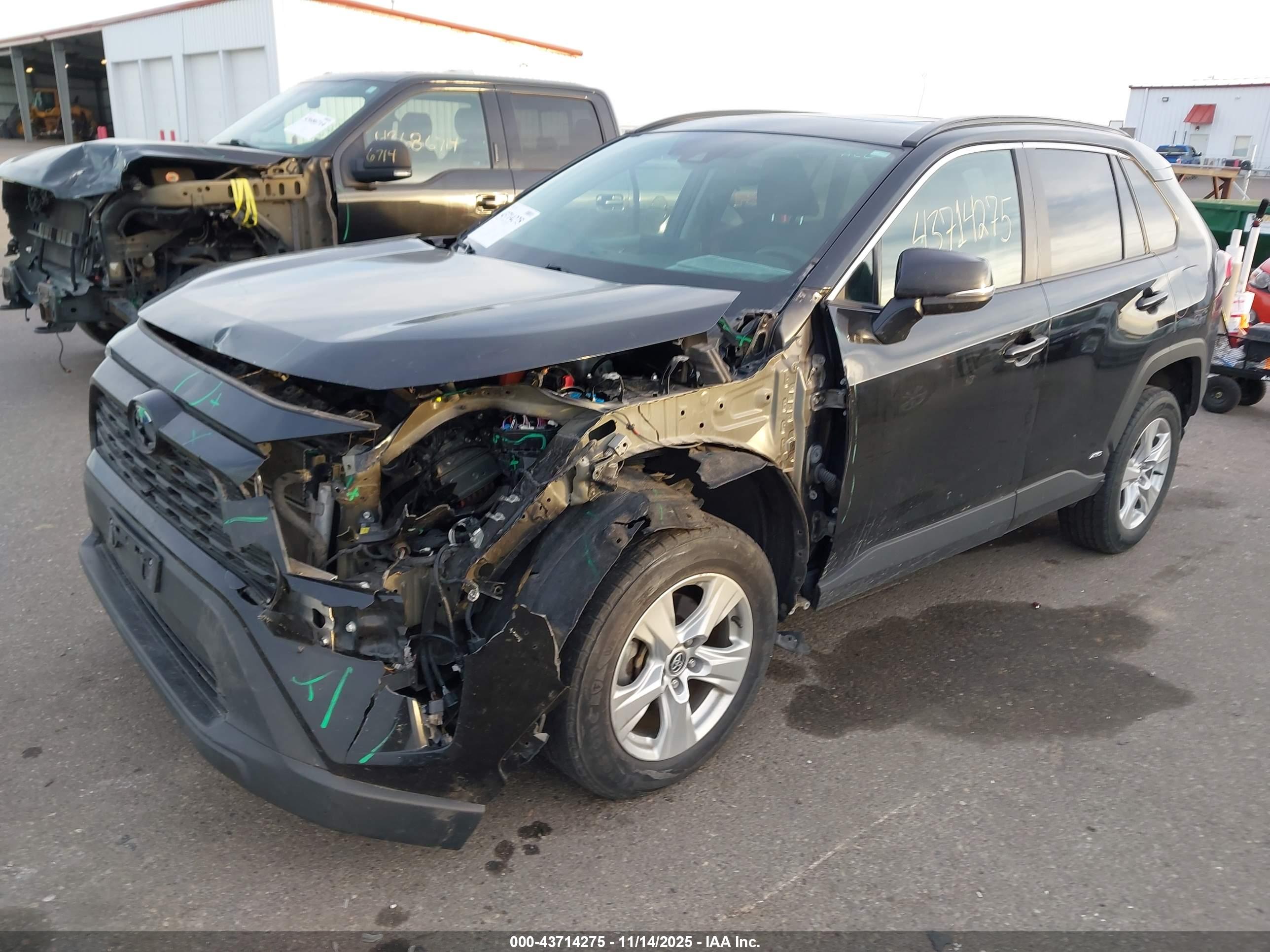 TOYOTA RAV4 image 2