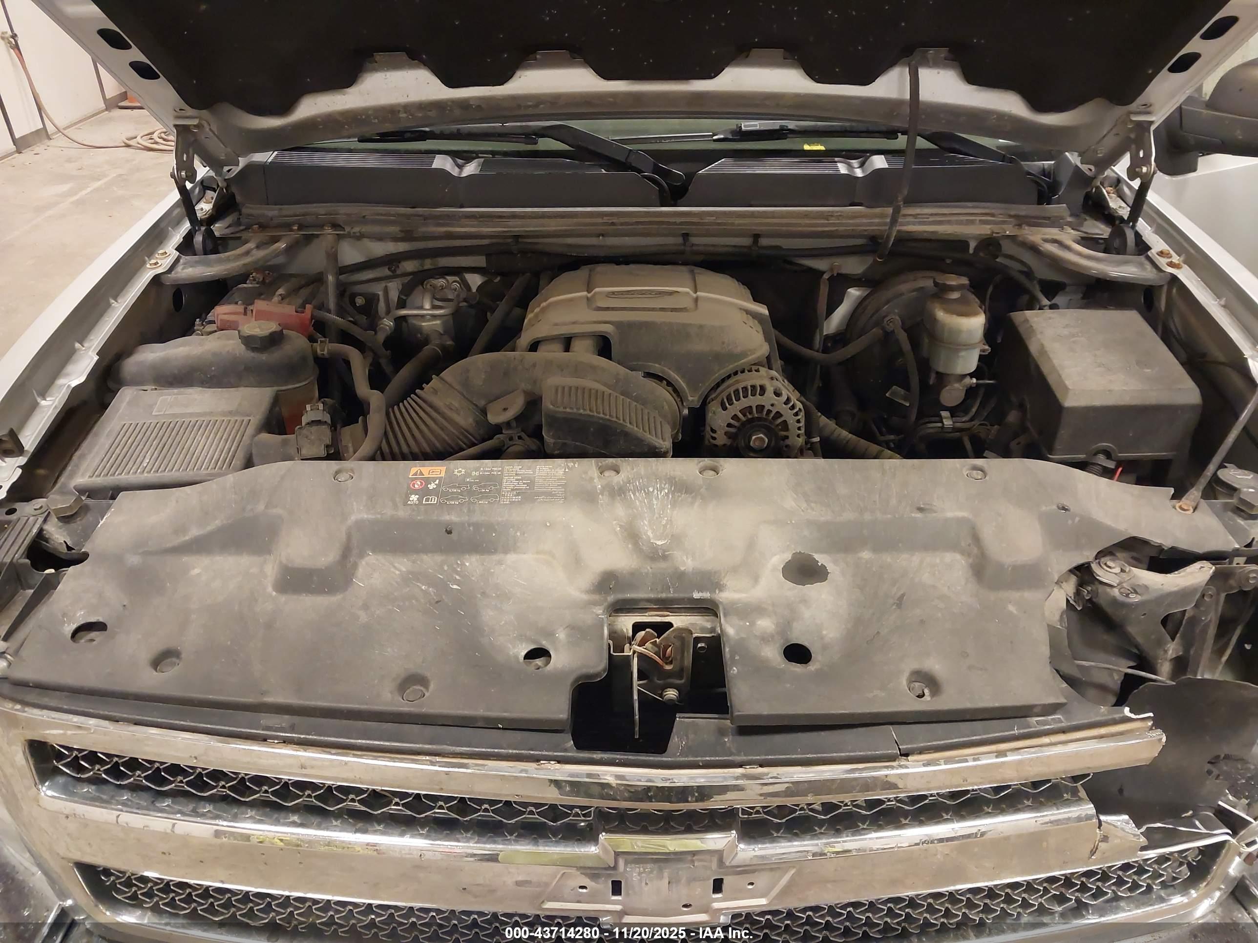 CHEVROLET SILVERADO image 10
