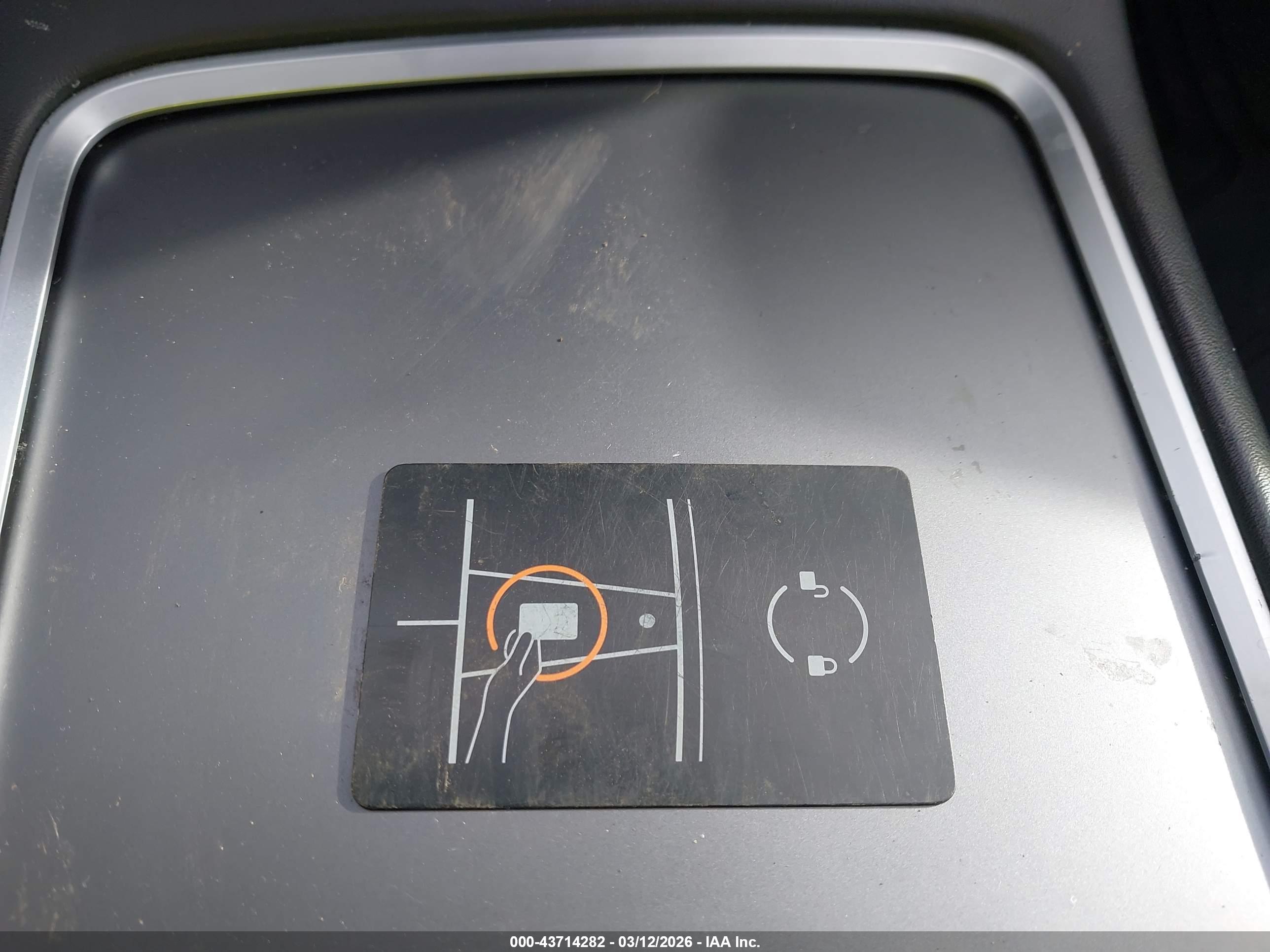 TESLA MODEL image 11