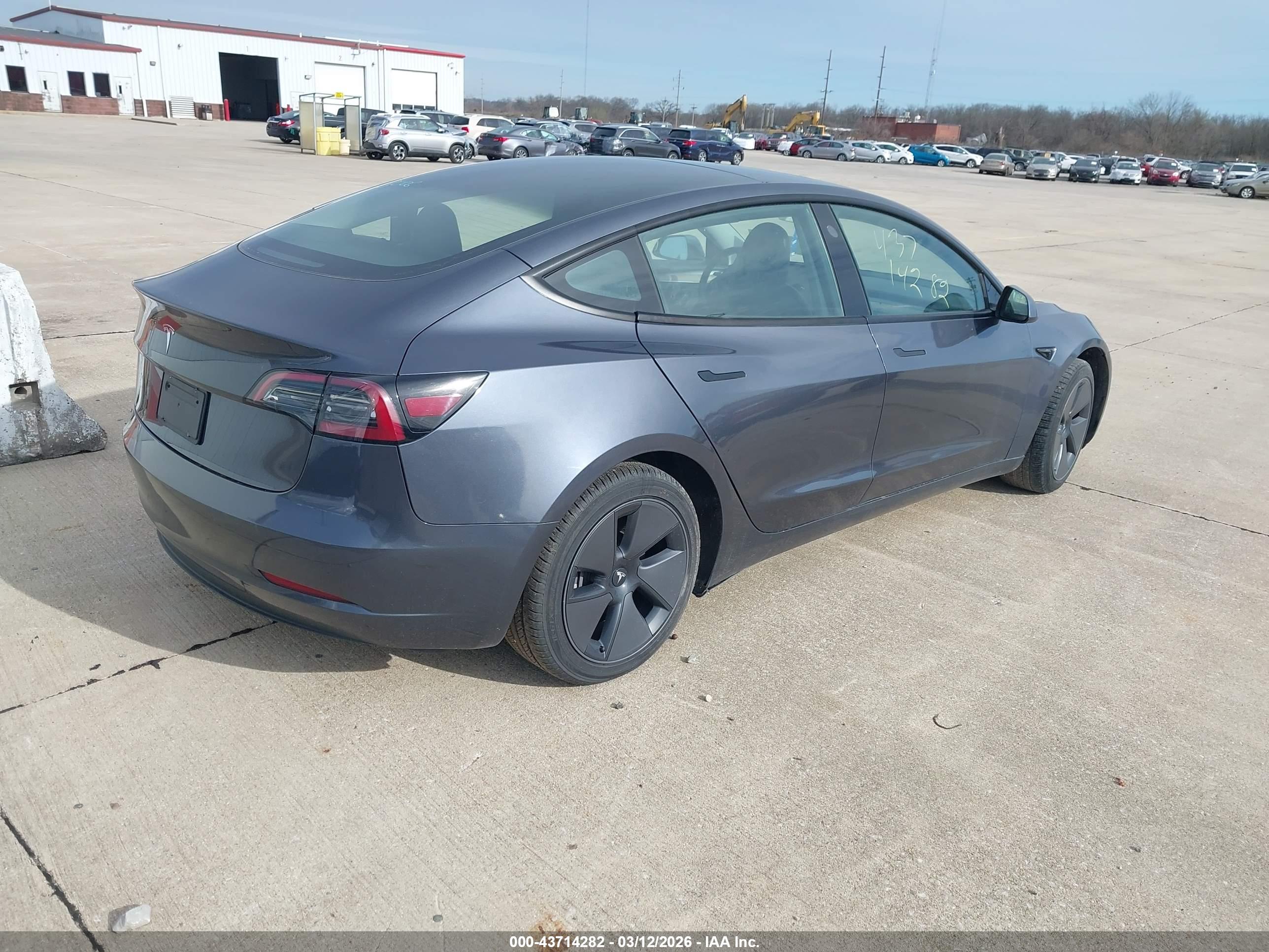 TESLA MODEL image 4