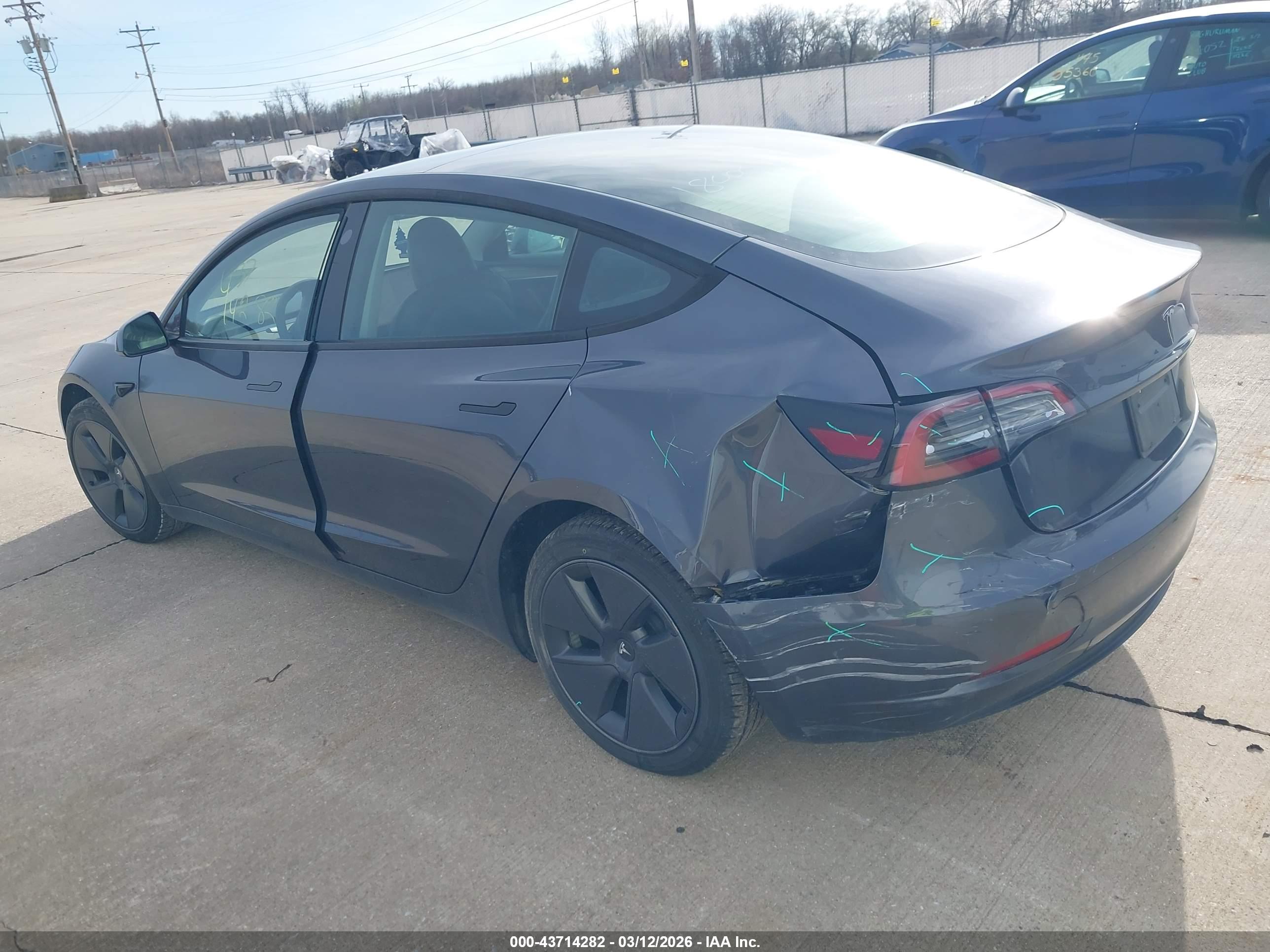 TESLA MODEL image 6